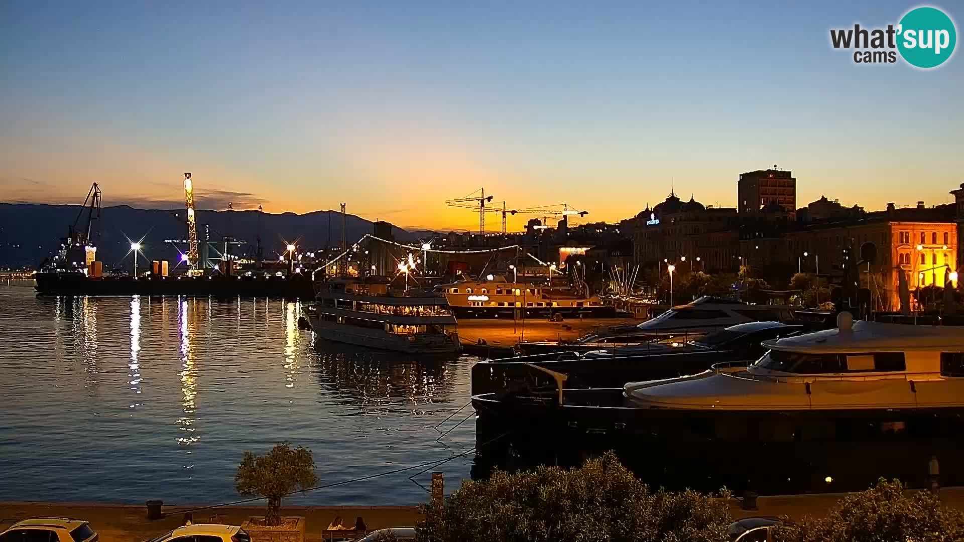 Riva in Marina v Reki – Spletna kamera v živo Hrvaška