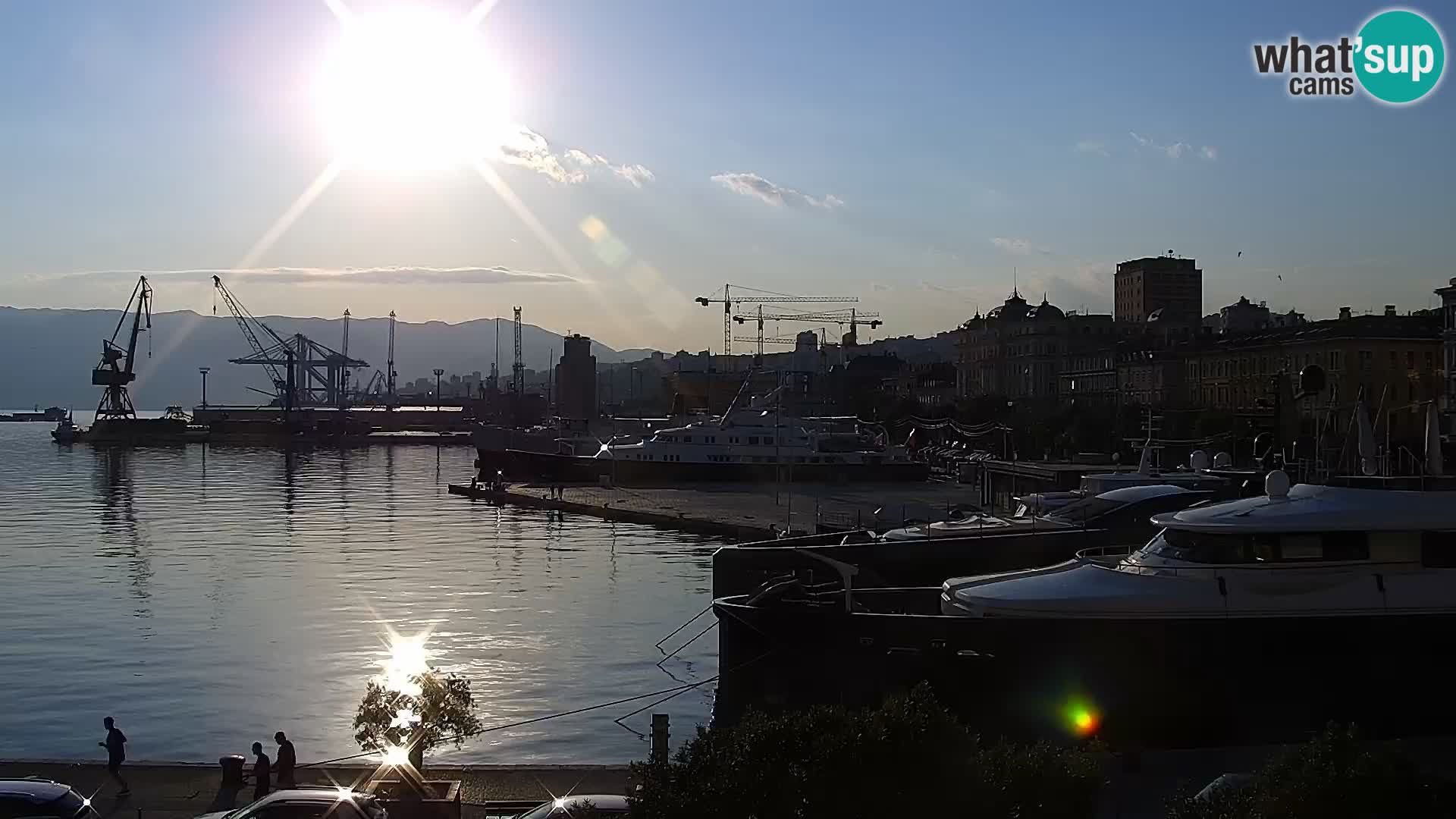 Riva in Marina v Reki – Spletna kamera v živo Hrvaška