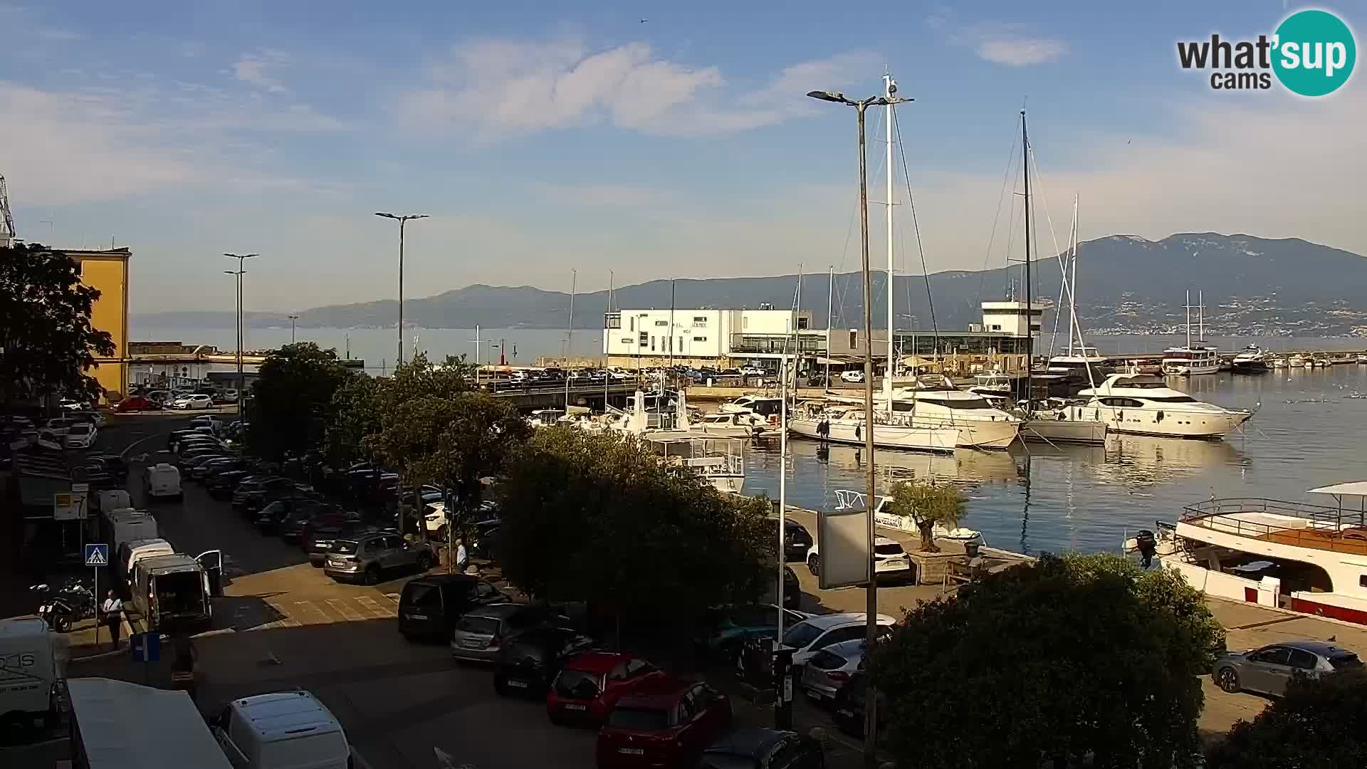 Riva in Marina v Reki – Spletna kamera v živo Hrvaška