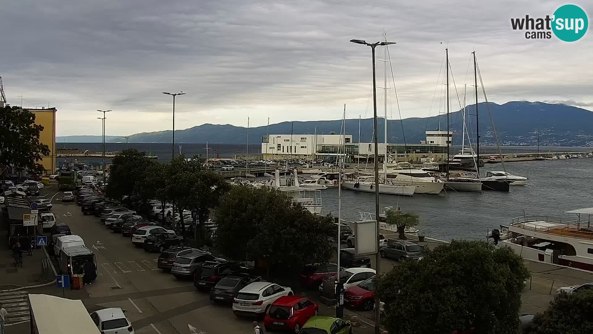 Riva in Marina v Reki – Spletna kamera v živo Hrvaška
