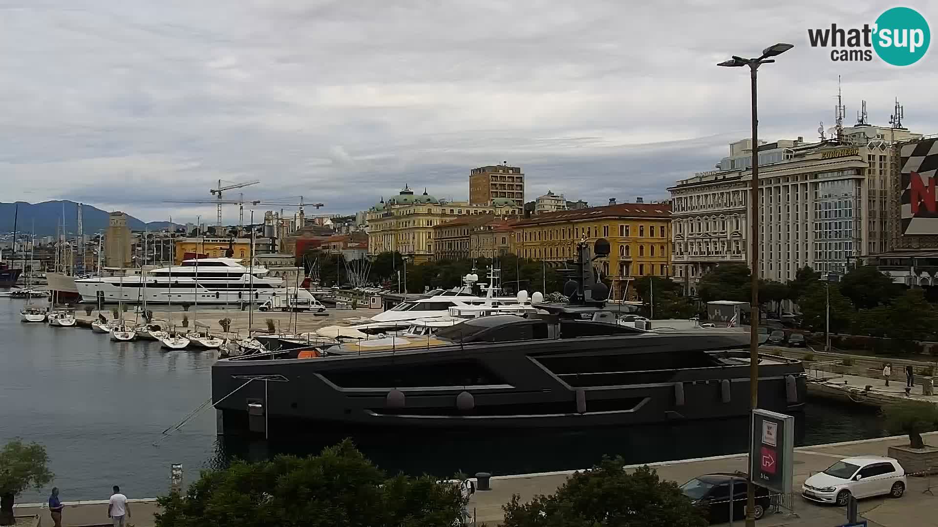 La Riva y Marina en Rijeka – Webcam en vivo Croacia