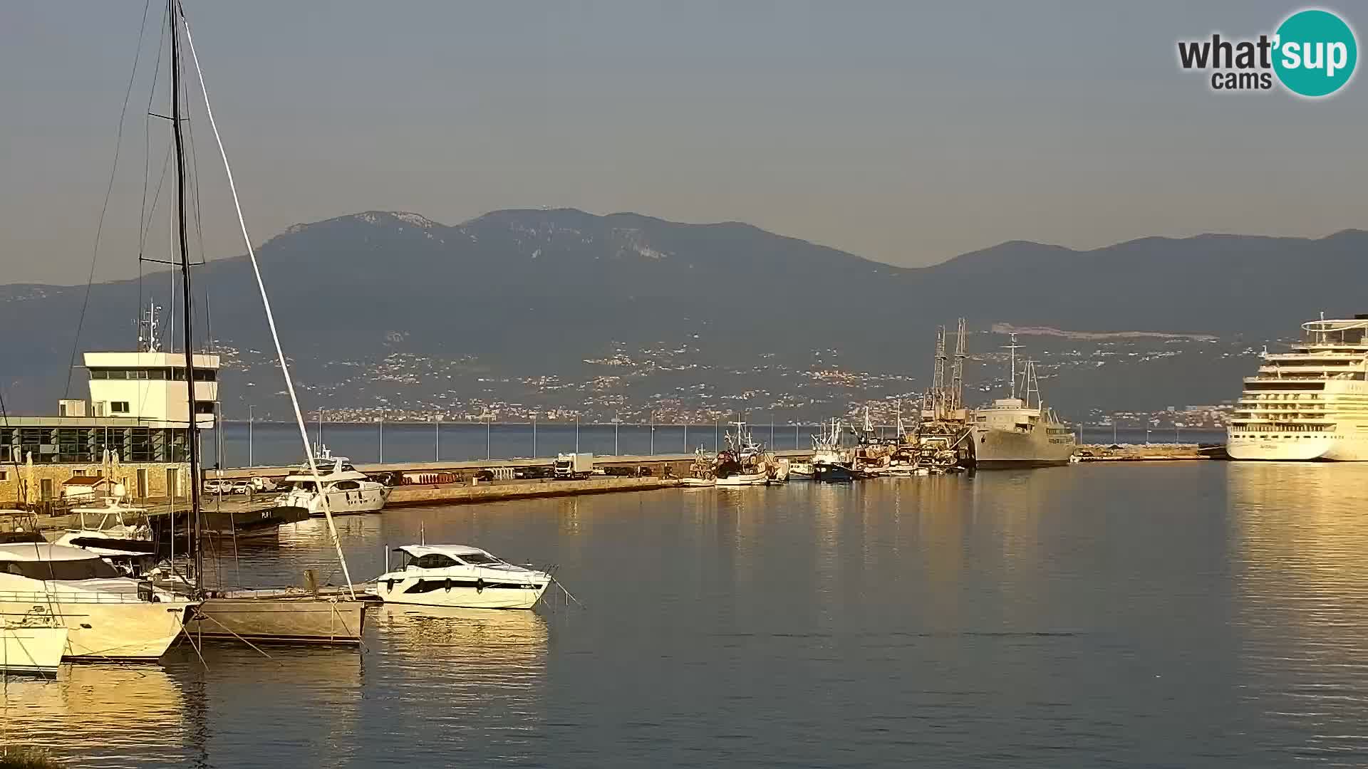 La Riva et Marina à Rijeka – Live Webcam Croatie