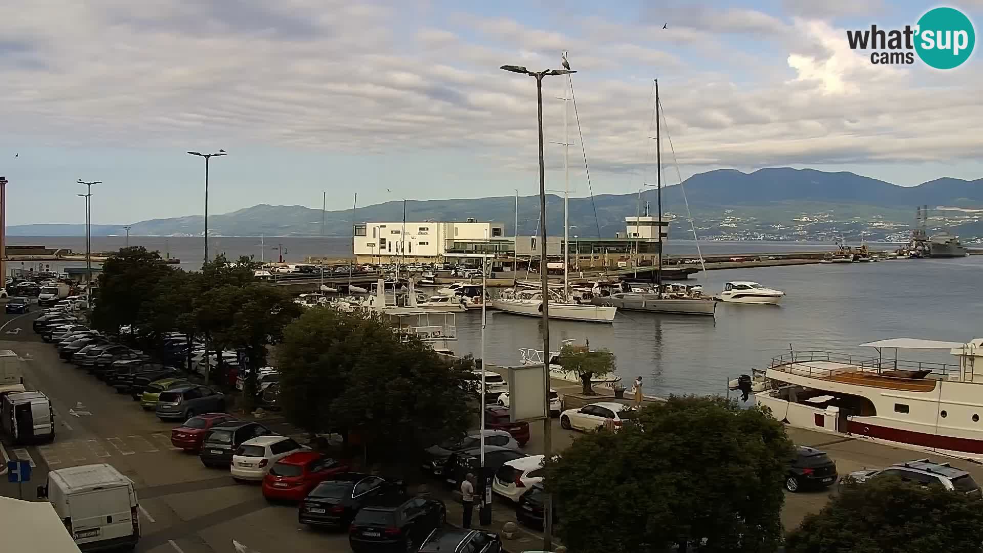Riva in Marina v Reki – Spletna kamera v živo Hrvaška