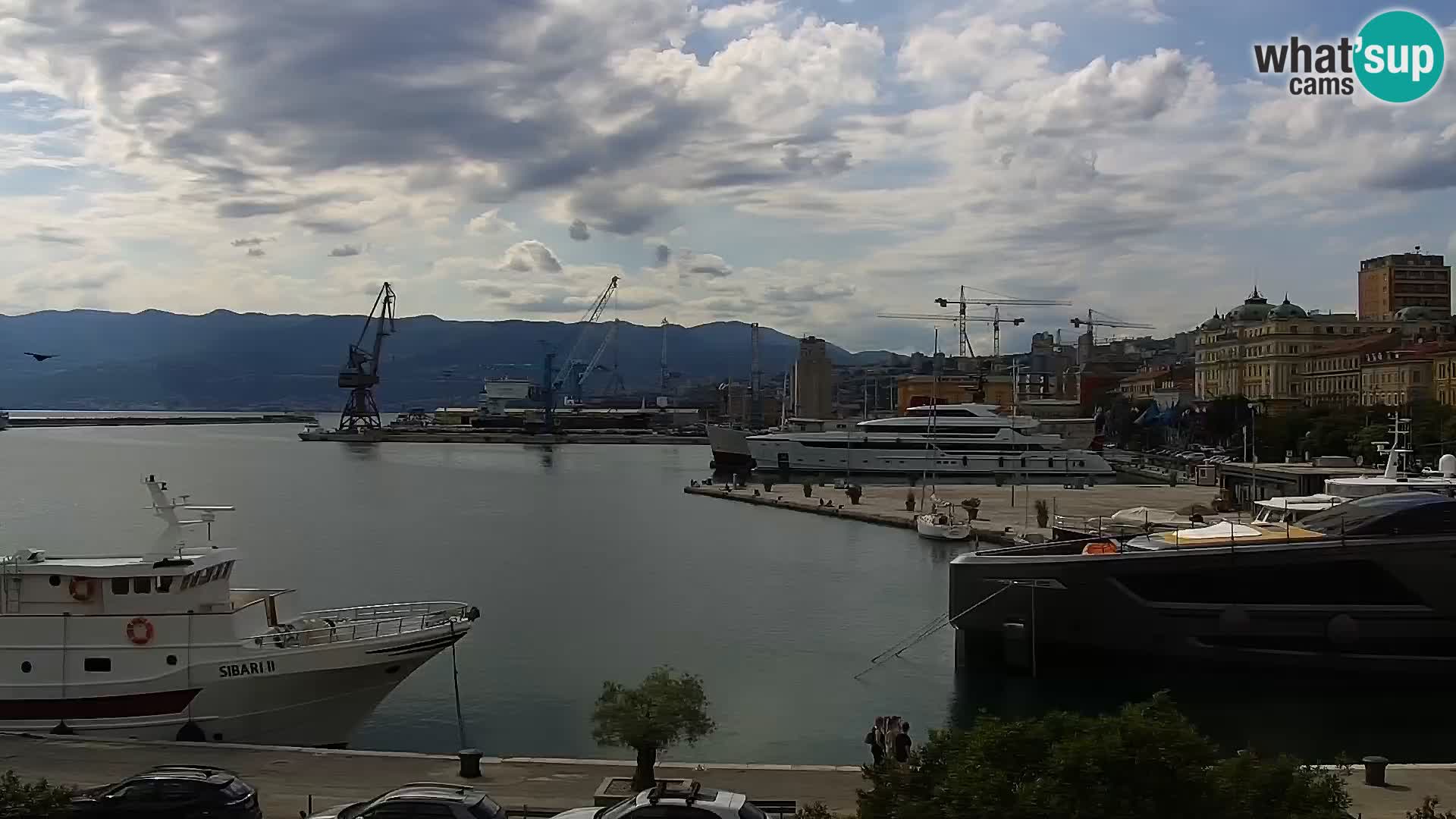 Riva in Marina v Reki – Spletna kamera v živo Hrvaška