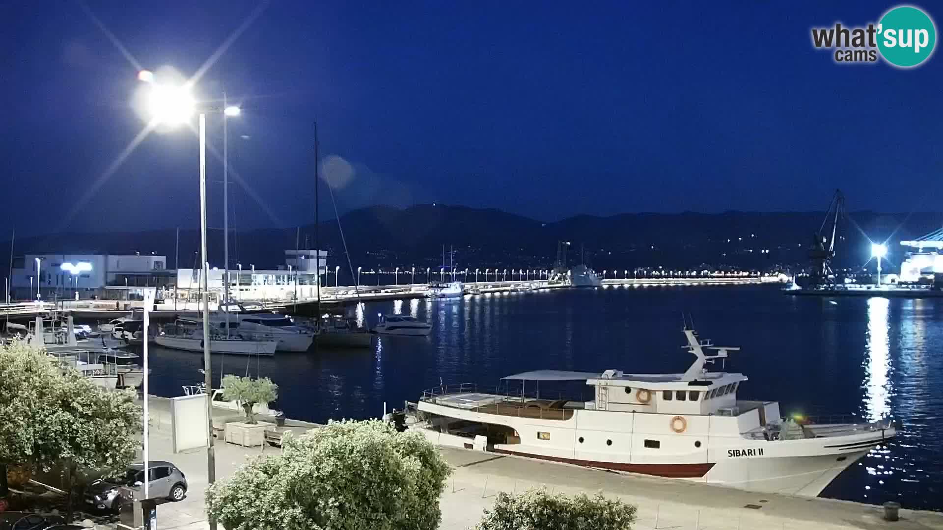 Riva in Marina v Reki – Spletna kamera v živo Hrvaška
