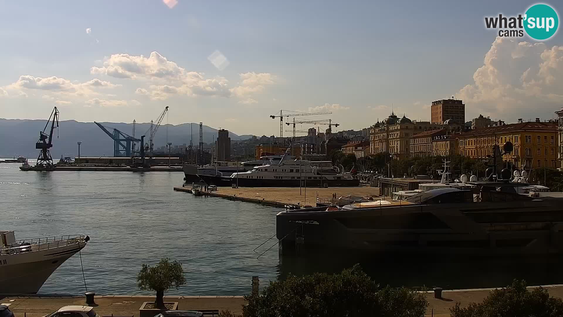 La Riva y Marina en Rijeka – Webcam en vivo Croacia