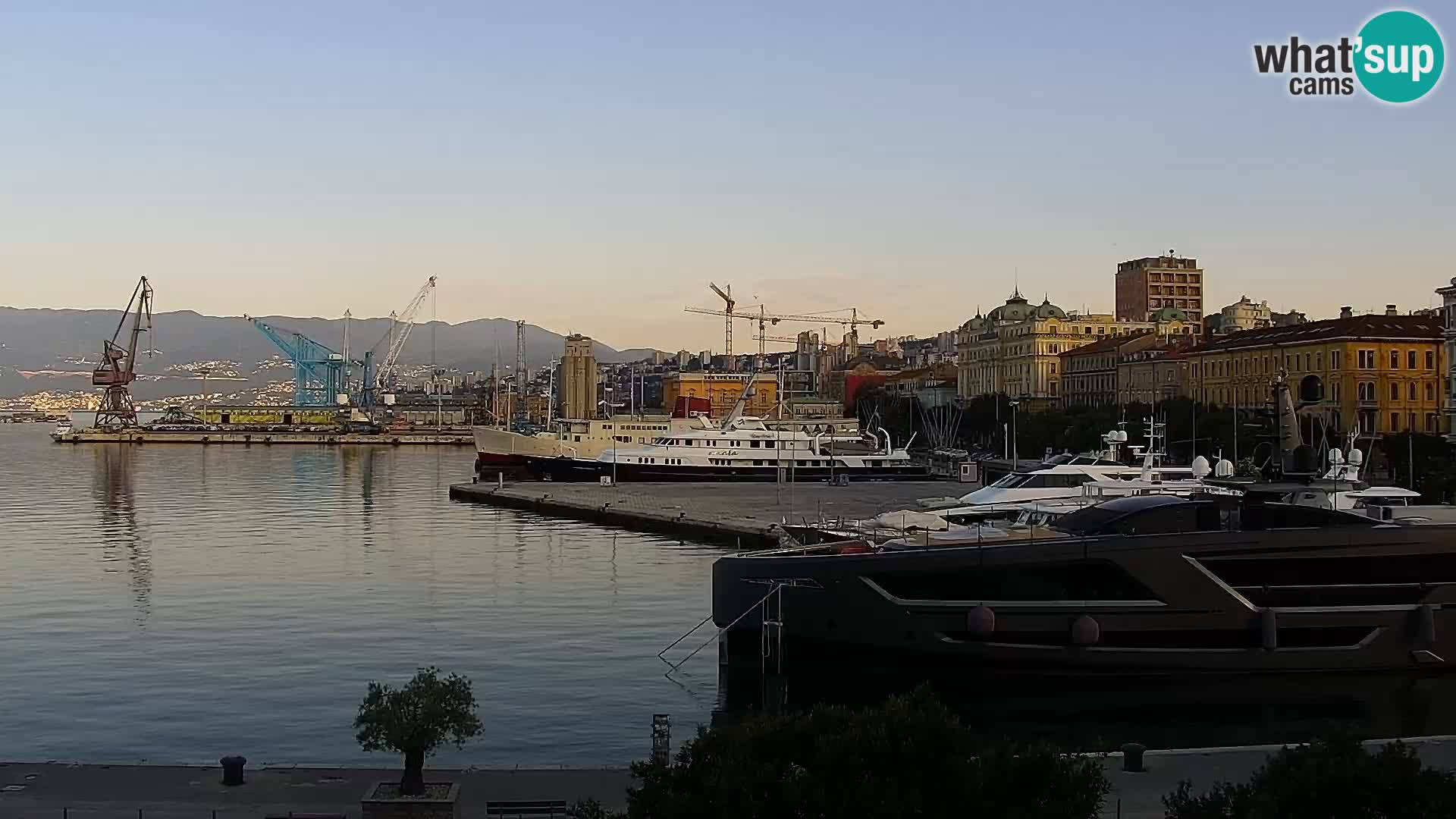 La Riva e la Marina a Rijeka (Fiume) – Live Webcam Croazia