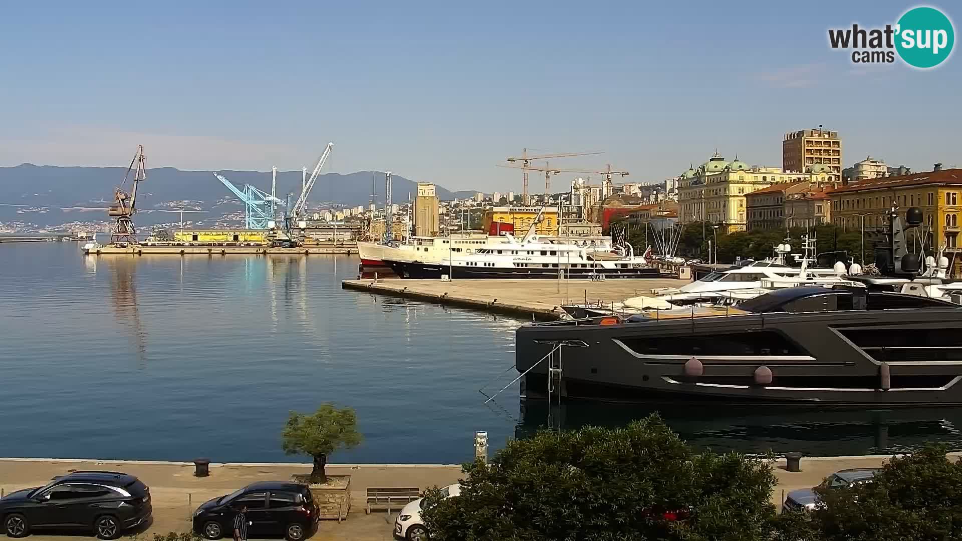 Riva in Marina v Reki – Spletna kamera v živo Hrvaška