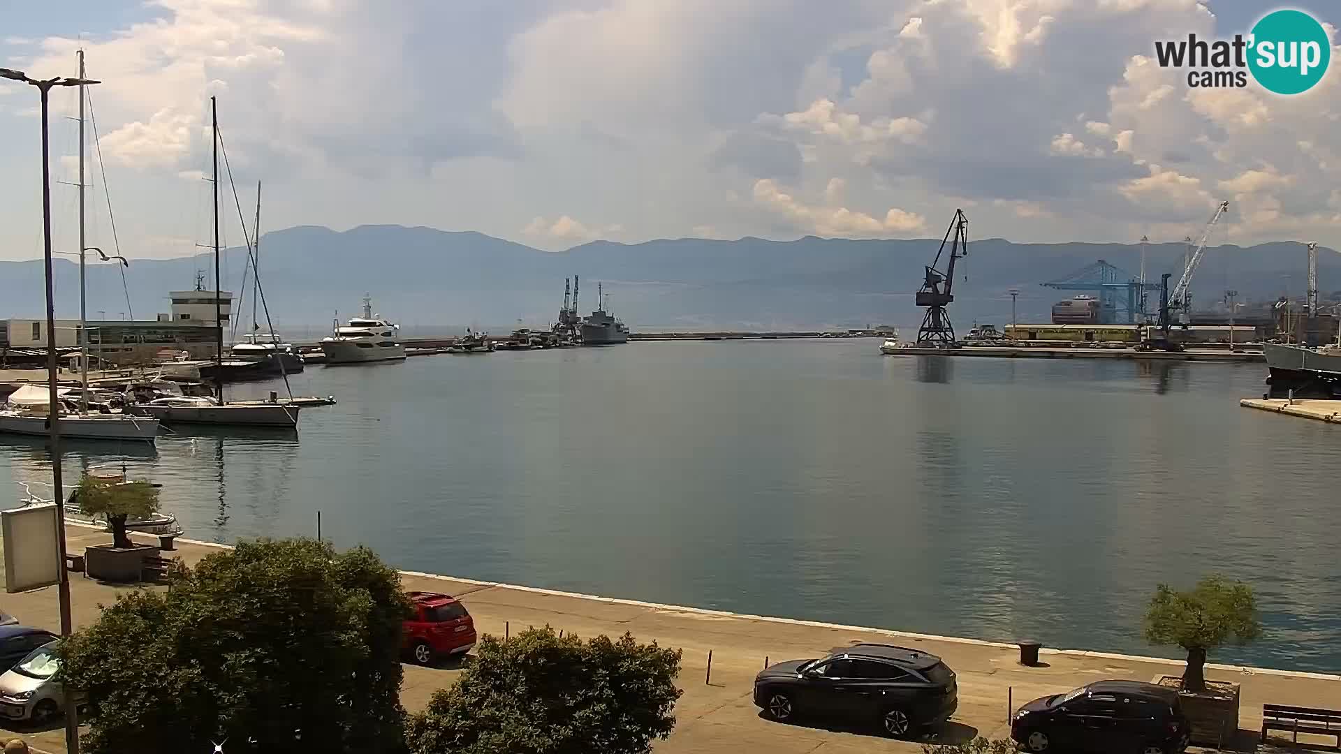 Riva in Marina v Reki – Spletna kamera v živo Hrvaška
