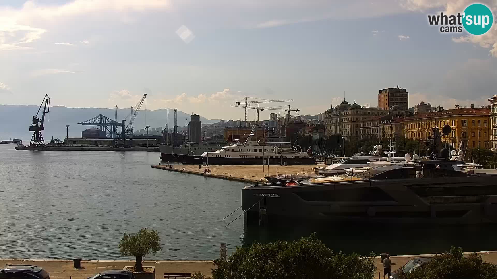 Riva in Marina v Reki – Spletna kamera v živo Hrvaška