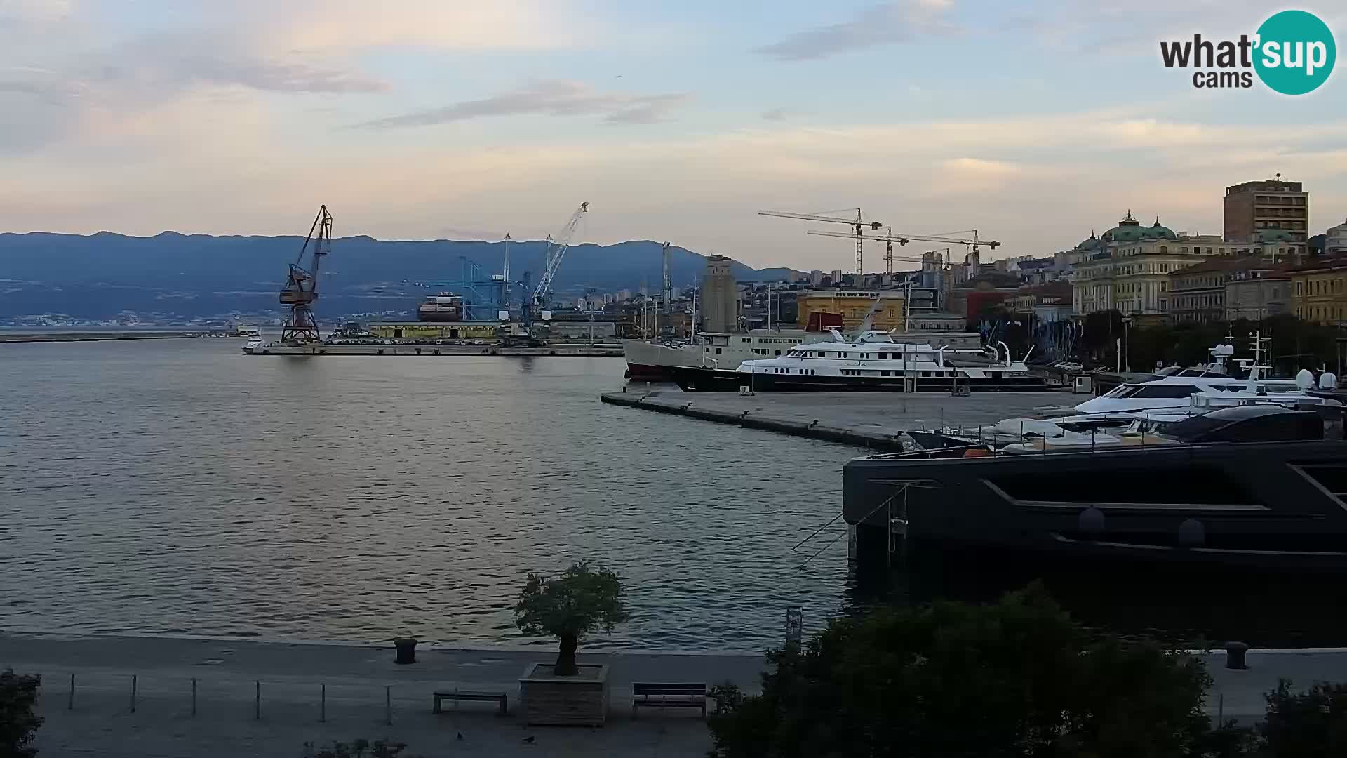 La Riva e la Marina a Rijeka (Fiume) – Live Webcam Croazia