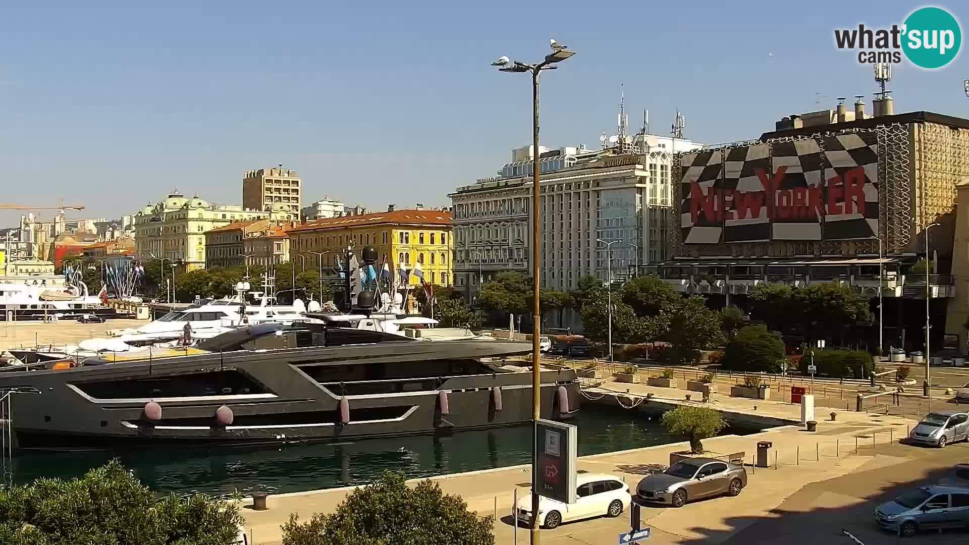Riva in Marina v Reki – Spletna kamera v živo Hrvaška
