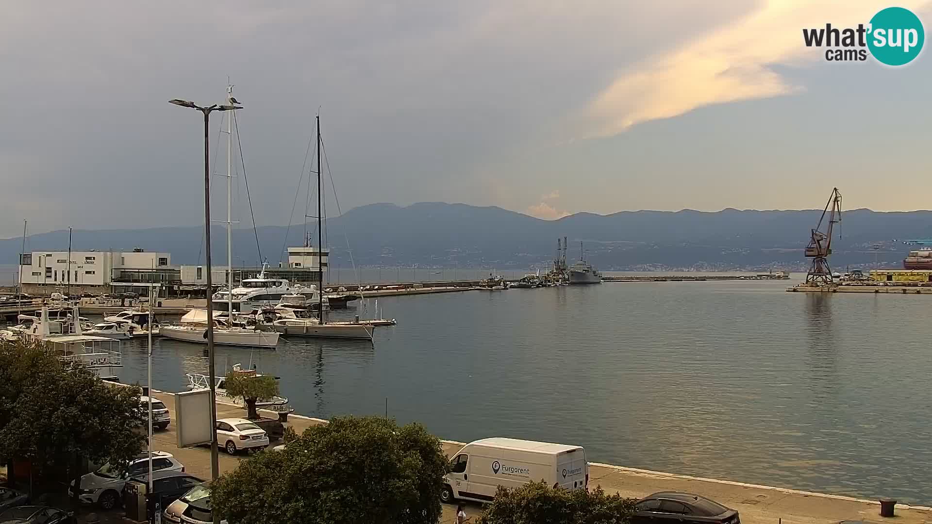 Riva in Marina v Reki – Spletna kamera v živo Hrvaška