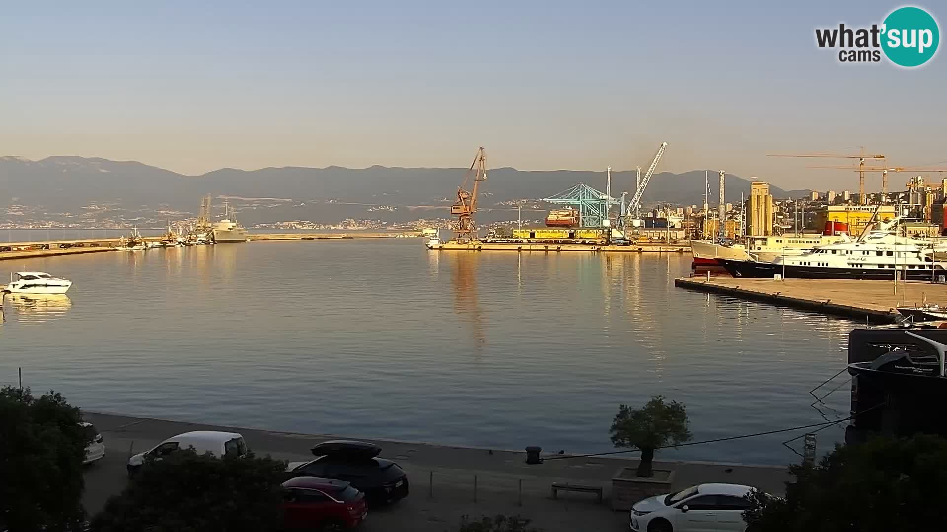 Riva in Marina v Reki – Spletna kamera v živo Hrvaška