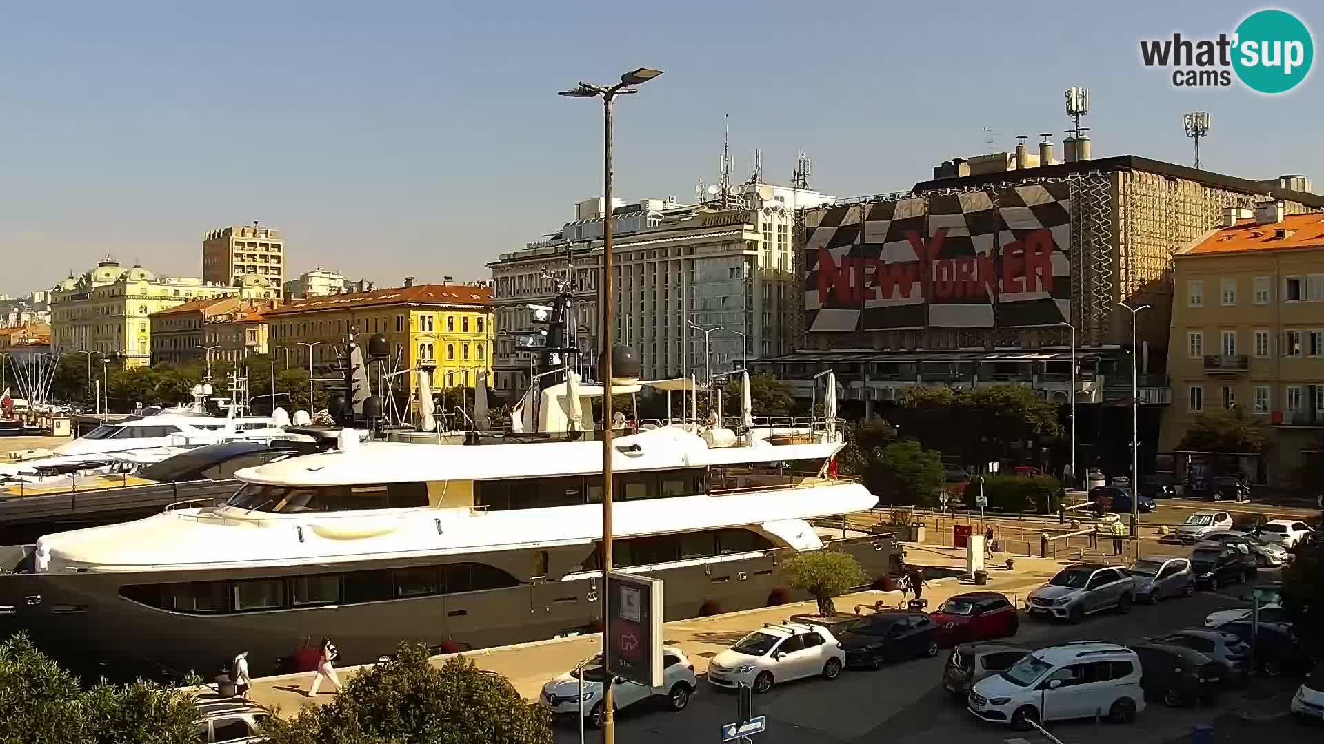 Riva in Marina v Reki – Spletna kamera v živo Hrvaška