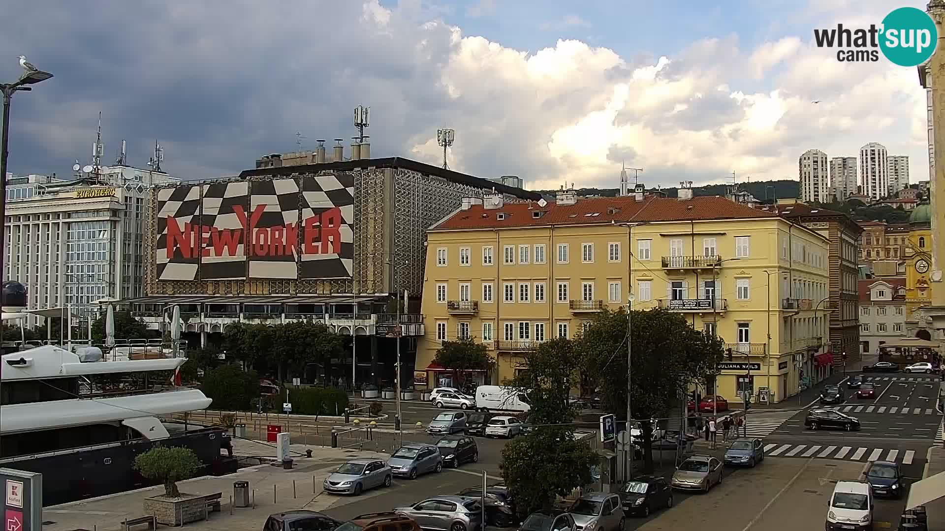 Riva in Marina v Reki – Spletna kamera v živo Hrvaška