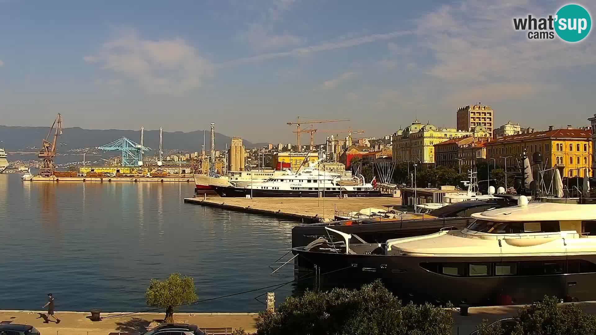Riva in Marina v Reki – Spletna kamera v živo Hrvaška