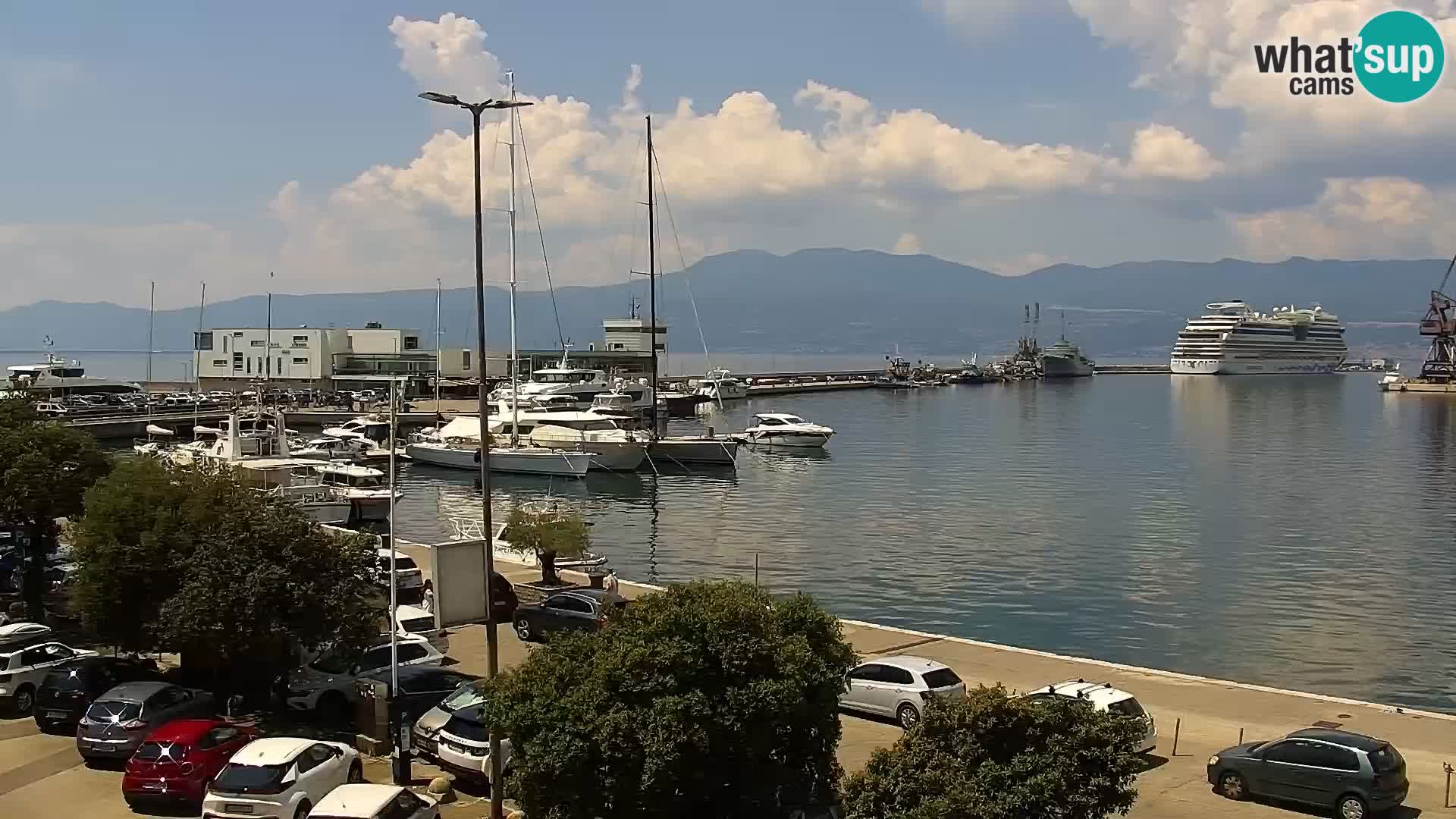 Riva in Marina v Reki – Spletna kamera v živo Hrvaška