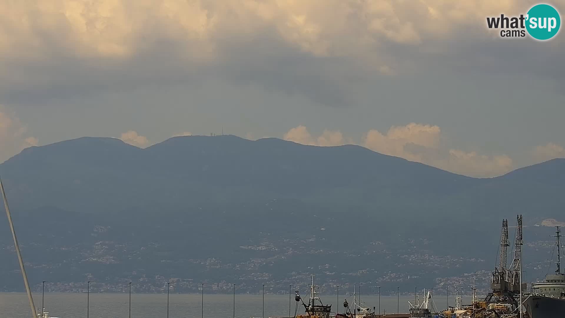 Riva in Marina v Reki – Spletna kamera v živo Hrvaška