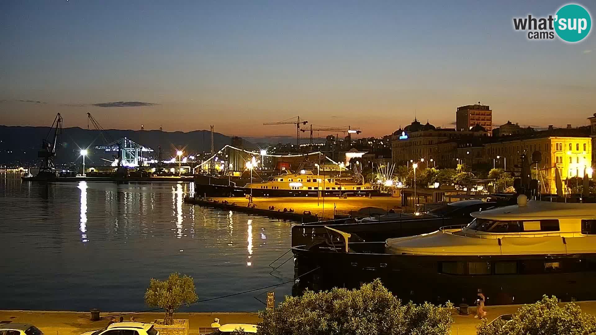Riva in Marina v Reki – Spletna kamera v živo Hrvaška