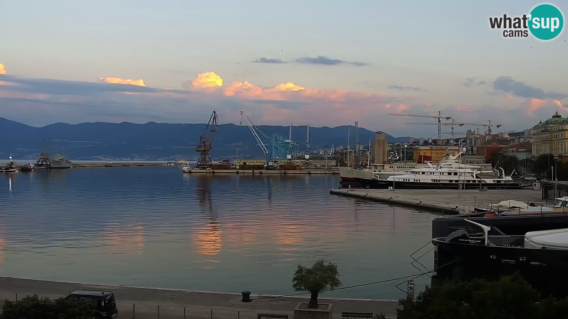 La Riva y Marina en Rijeka – Webcam en vivo Croacia