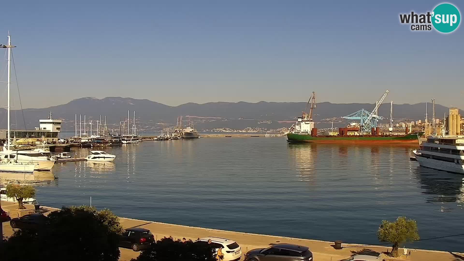 Riva in Marina v Reki – Spletna kamera v živo Hrvaška
