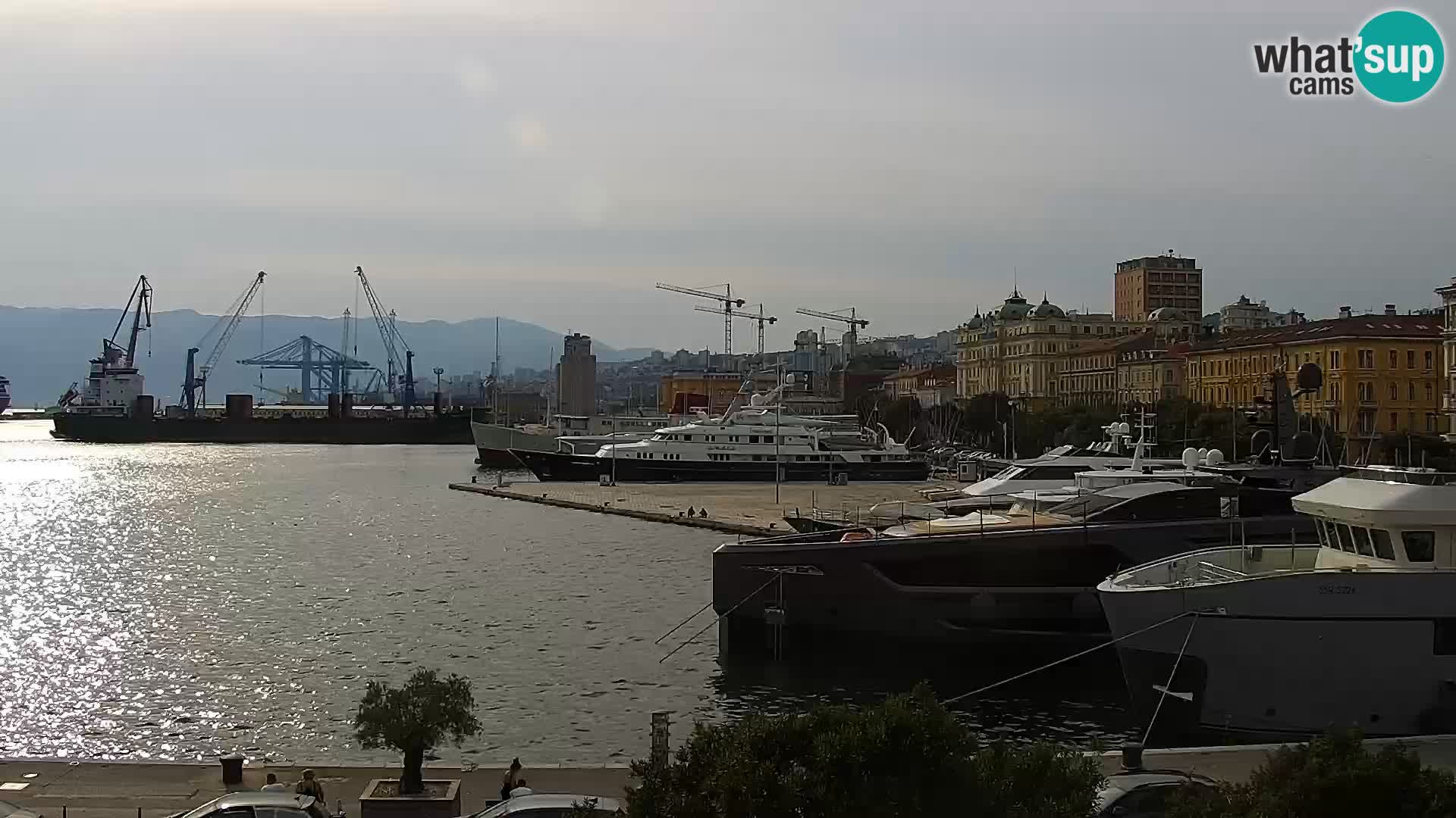 Riva in Marina v Reki – Spletna kamera v živo Hrvaška