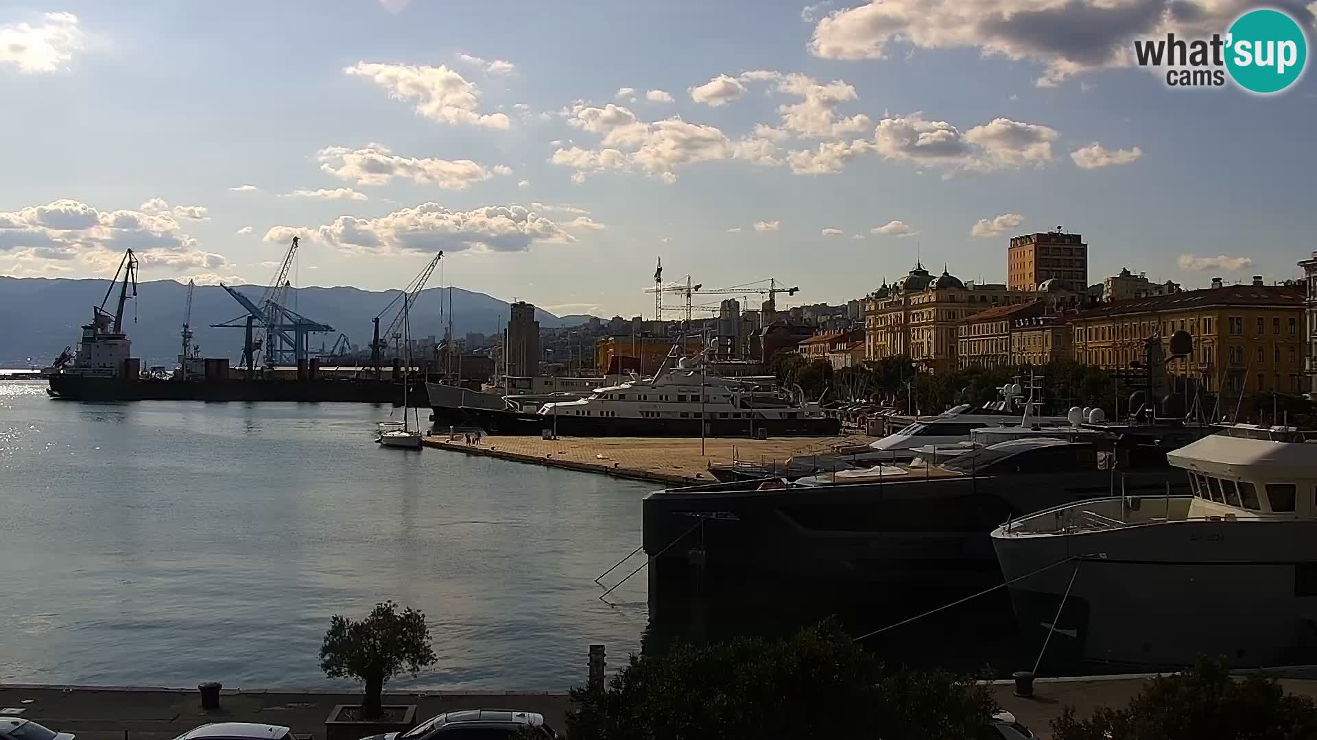 Riva i Marina u Rijeci – Web kamera uživo u Hrvatskoj