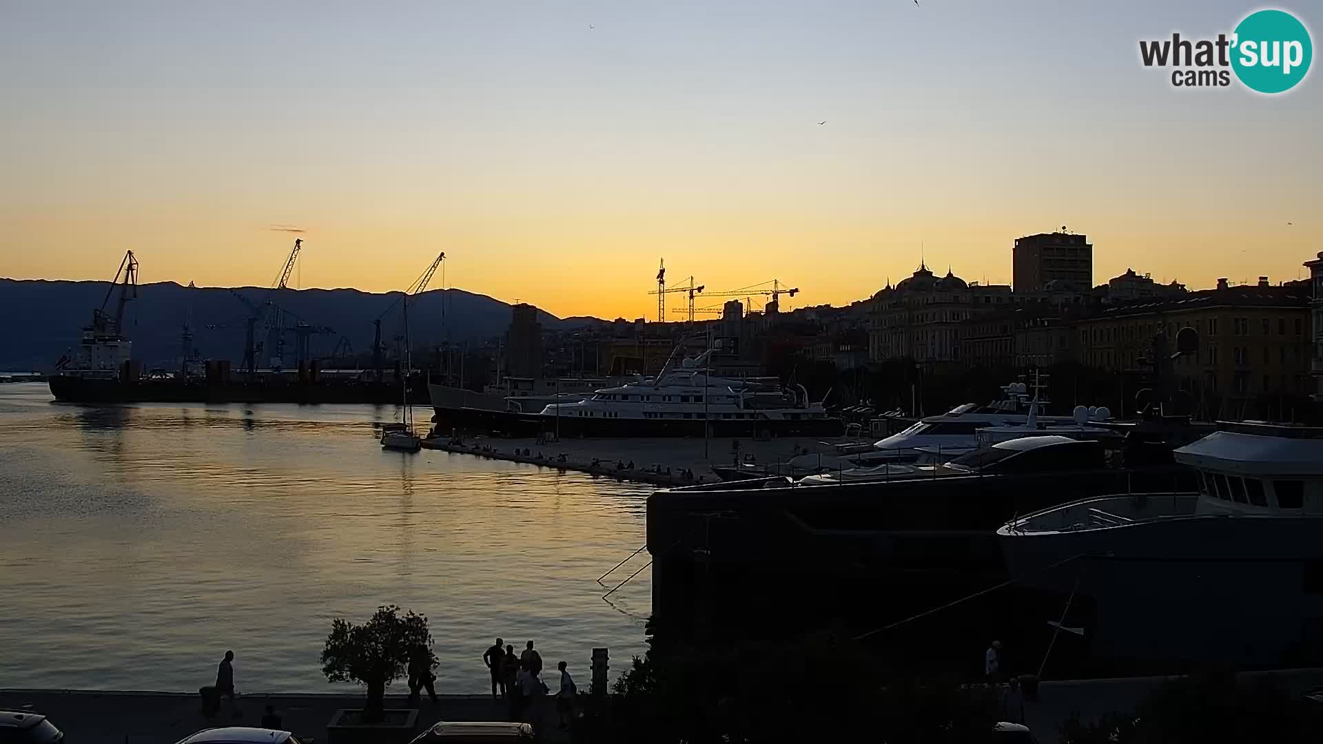 Riva in Marina v Reki – Spletna kamera v živo Hrvaška