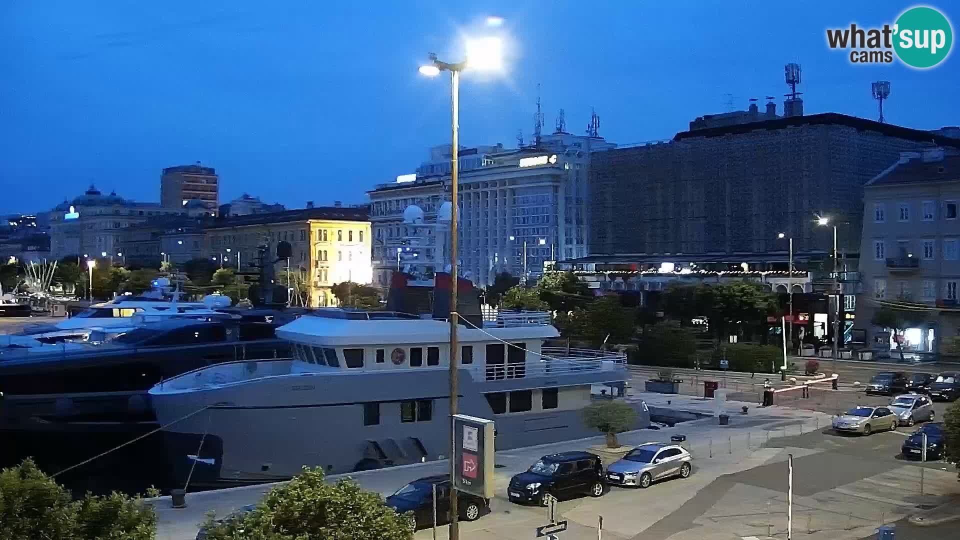 Riva in Marina v Reki – Spletna kamera v živo Hrvaška