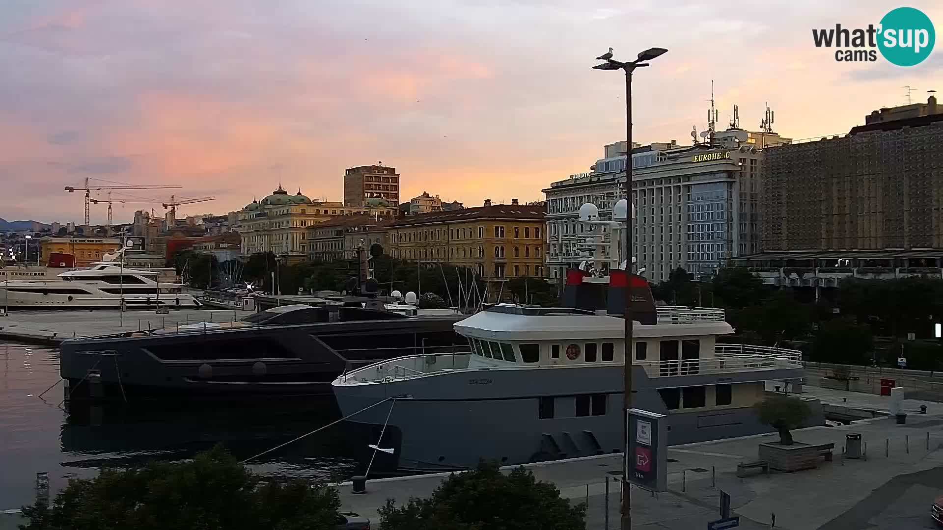 La Riva y Marina en Rijeka – Webcam en vivo Croacia