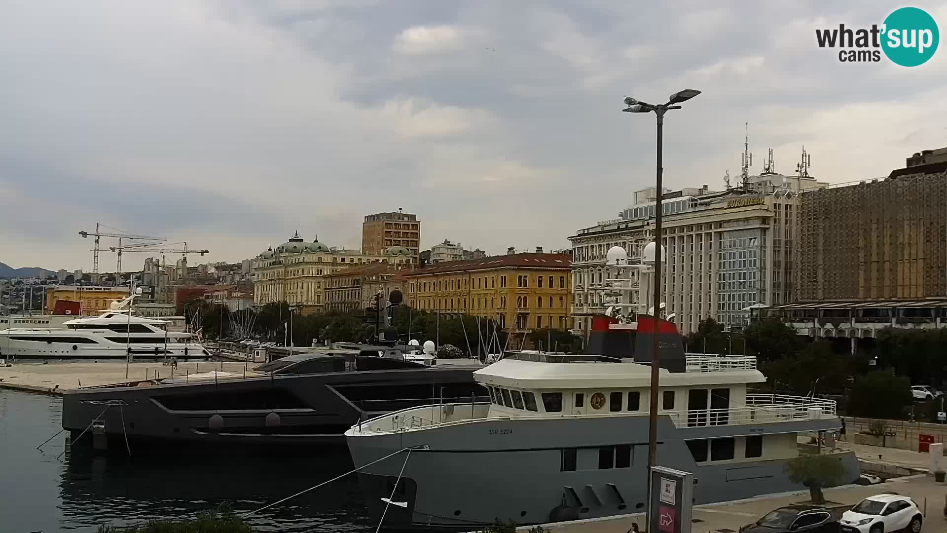 La Riva y Marina en Rijeka – Webcam en vivo Croacia