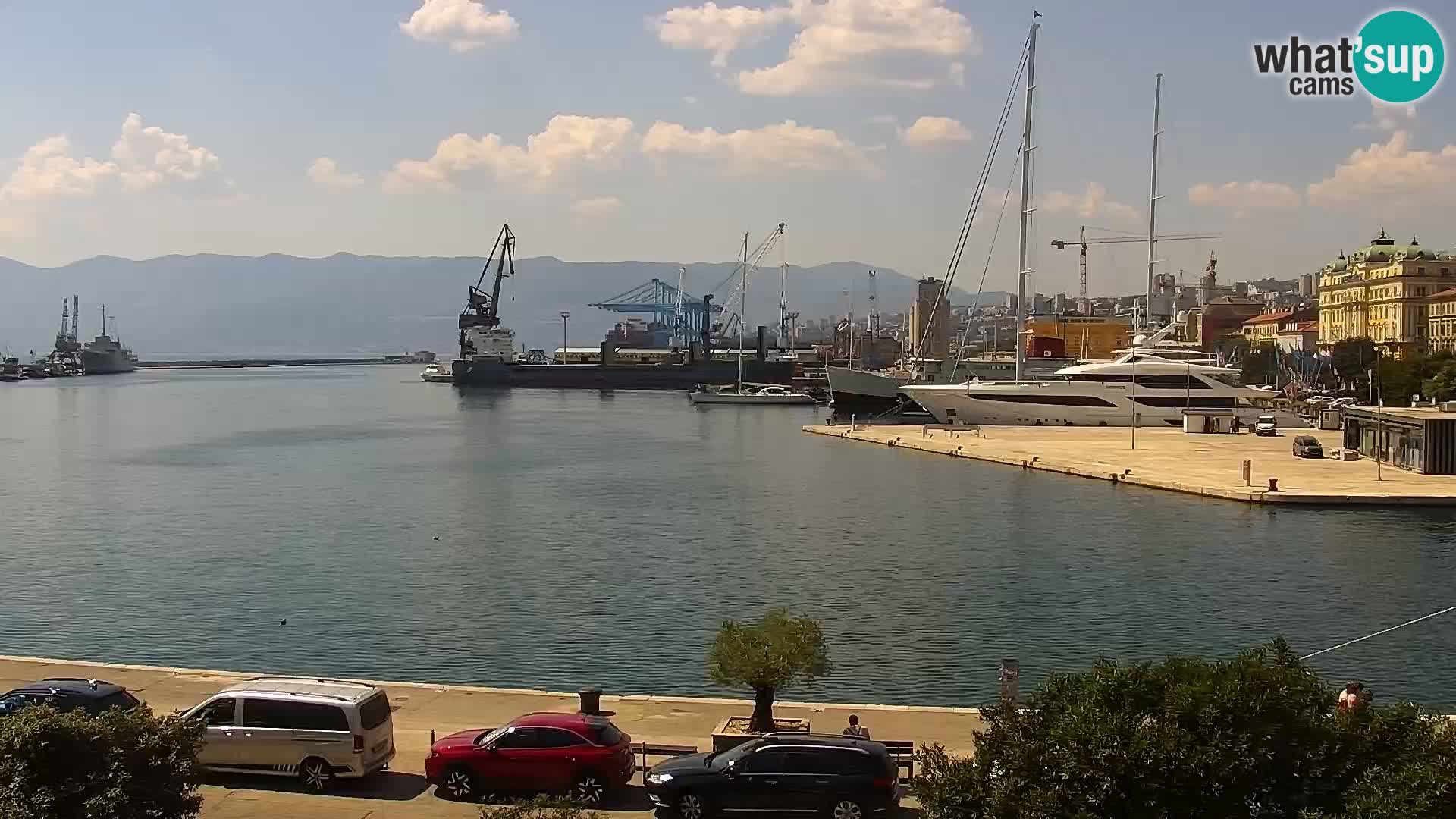 Riva in Marina v Reki – Spletna kamera v živo Hrvaška