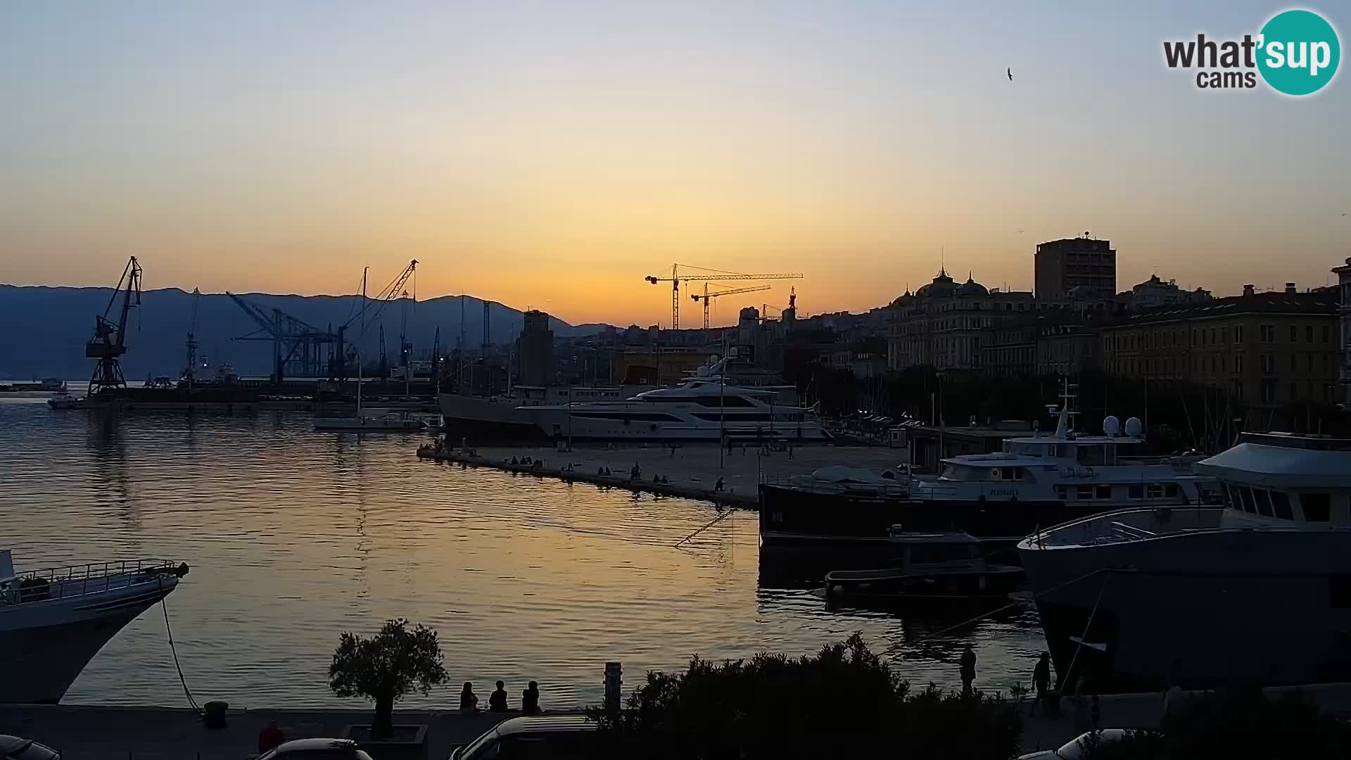 Riva i Marina u Rijeci – Web kamera uživo u Hrvatskoj