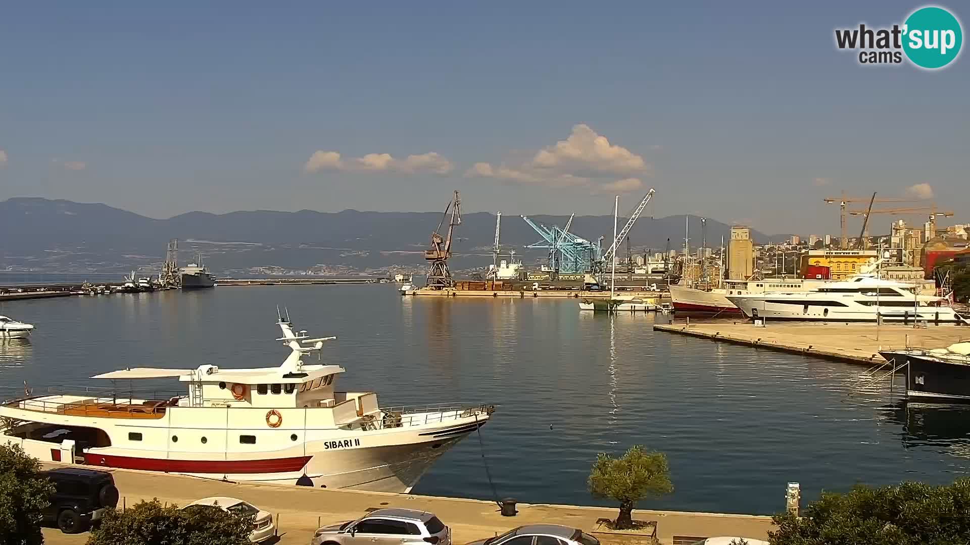 Riva in Marina v Reki – Spletna kamera v živo Hrvaška