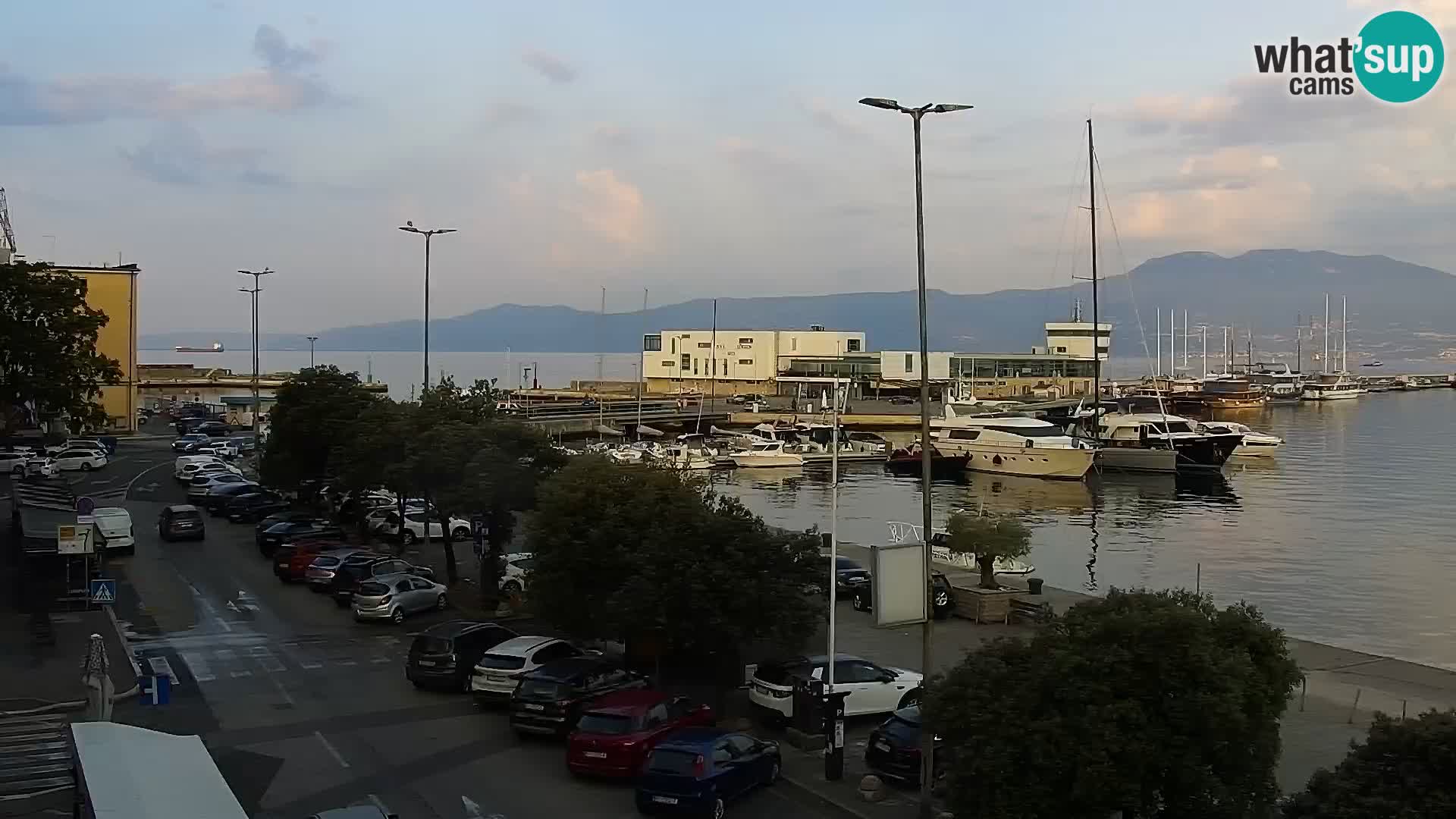 Riva in Marina v Reki – Spletna kamera v živo Hrvaška