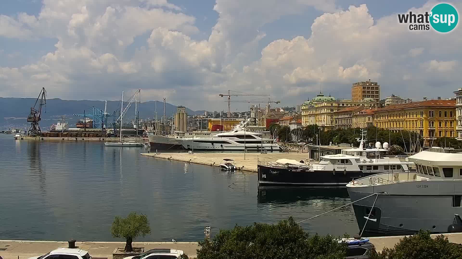 Riva in Marina v Reki – Spletna kamera v živo Hrvaška