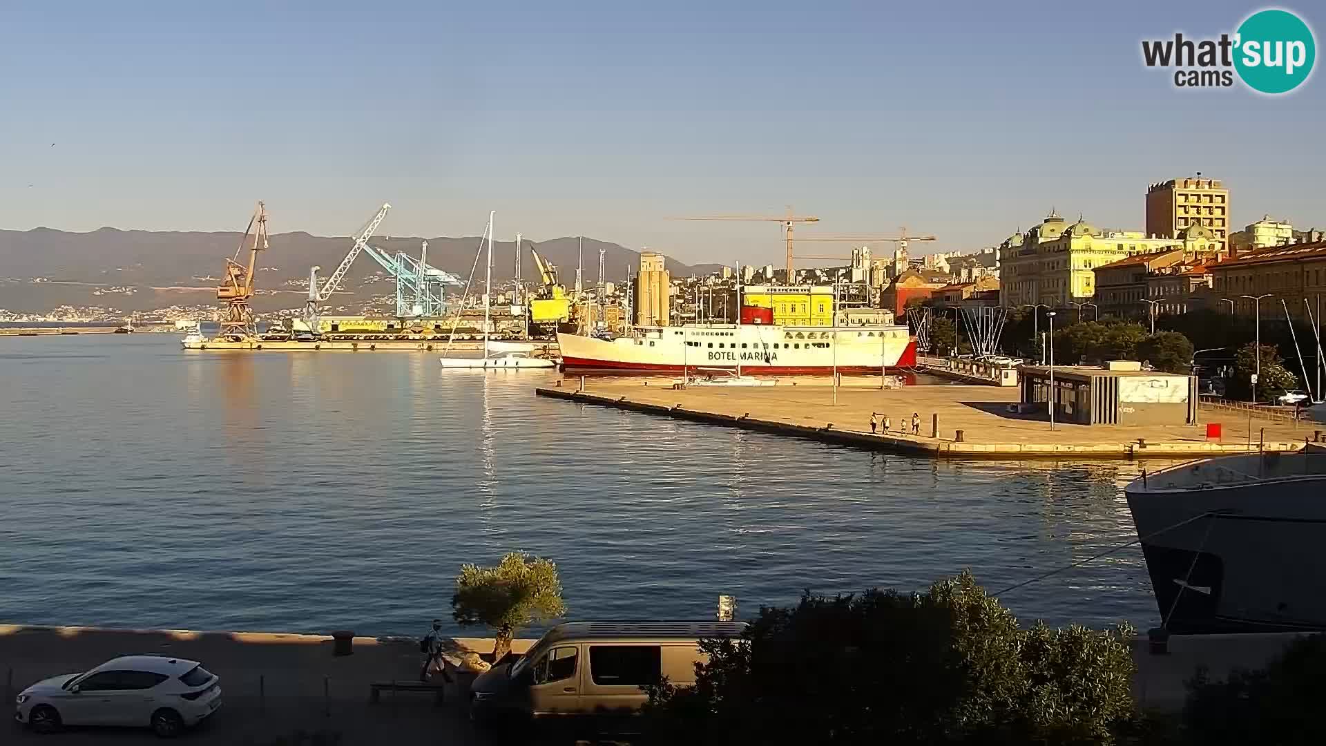 La Riva y Marina en Rijeka – Webcam en vivo Croacia