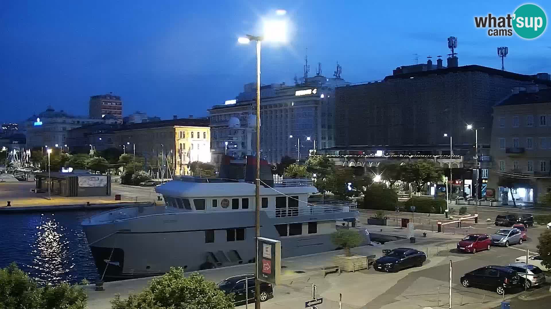 Riva in Marina v Reki – Spletna kamera v živo Hrvaška