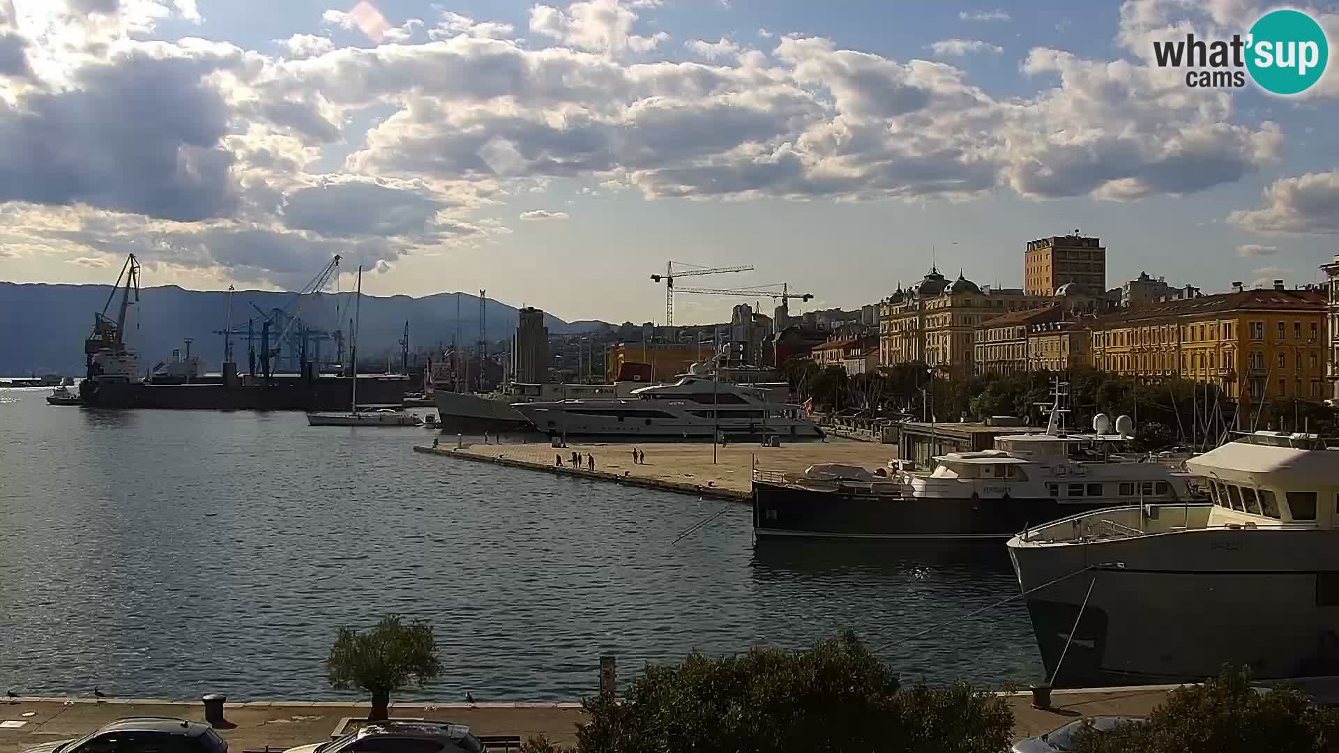 Riva i Marina u Rijeci – Web kamera uživo u Hrvatskoj