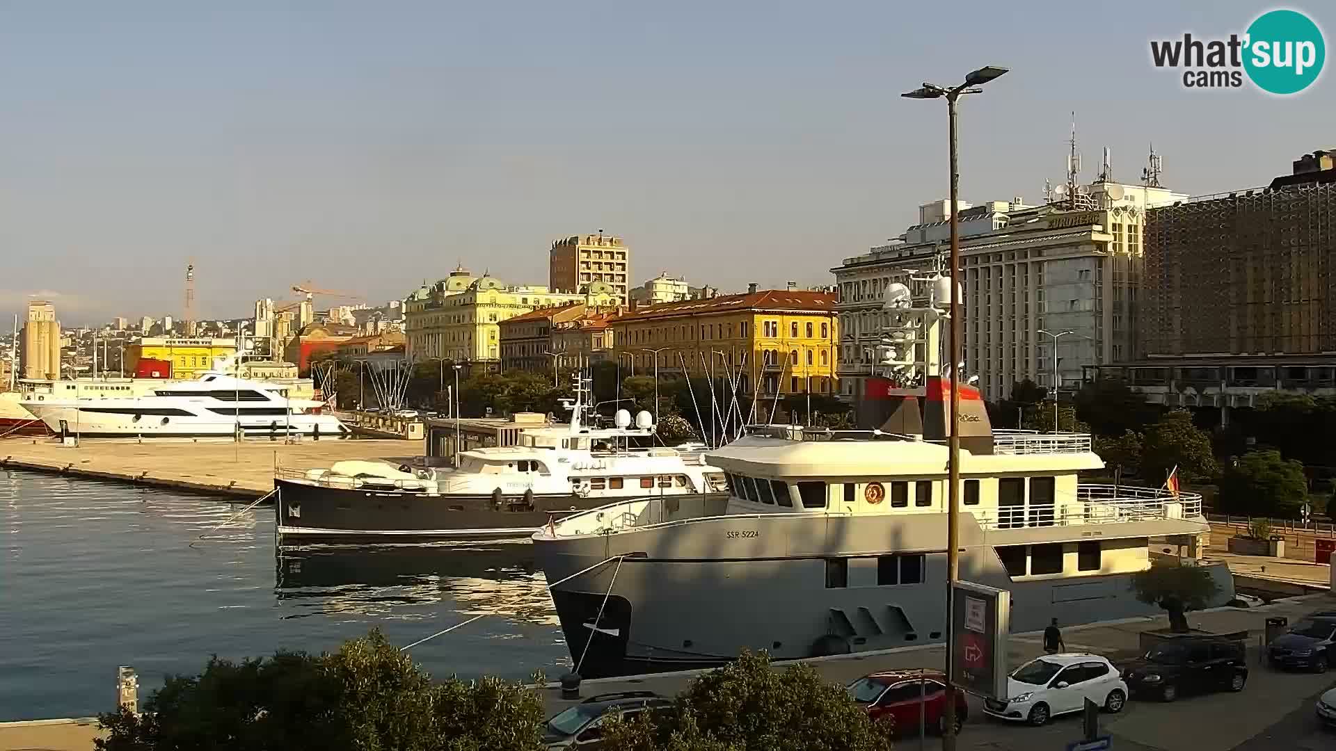 Riva i Marina u Rijeci – Web kamera uživo u Hrvatskoj