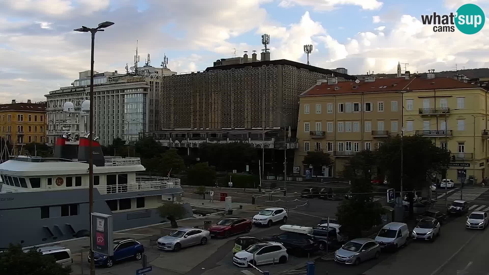 Riva i Marina u Rijeci – Web kamera uživo u Hrvatskoj