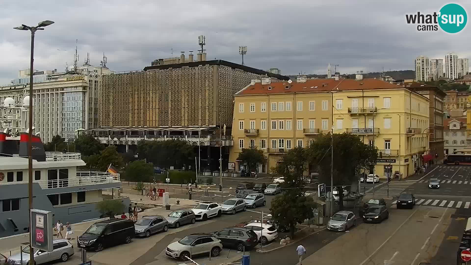 Riva i Marina u Rijeci – Web kamera uživo u Hrvatskoj