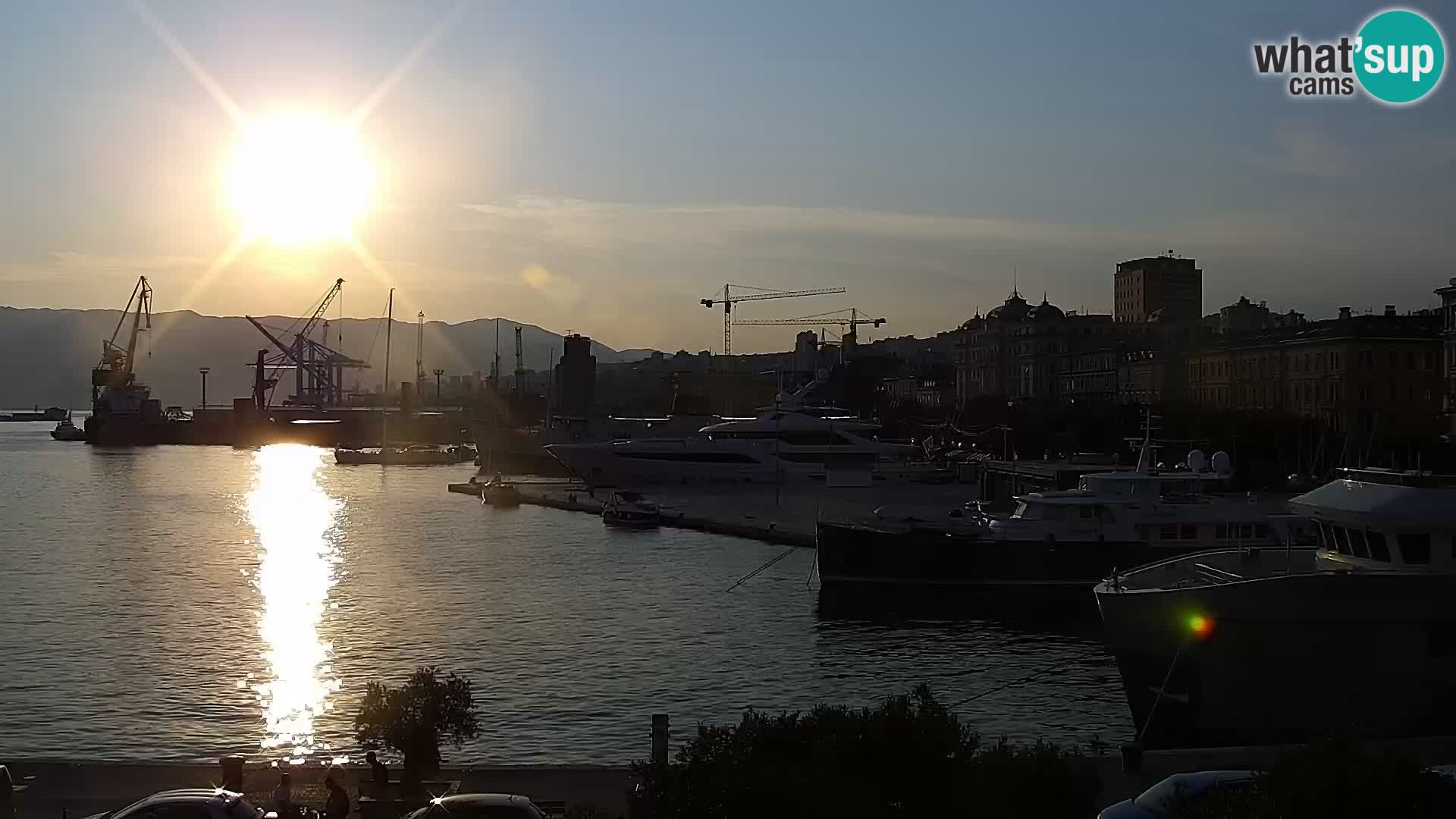 Riva i Marina u Rijeci – Web kamera uživo u Hrvatskoj
