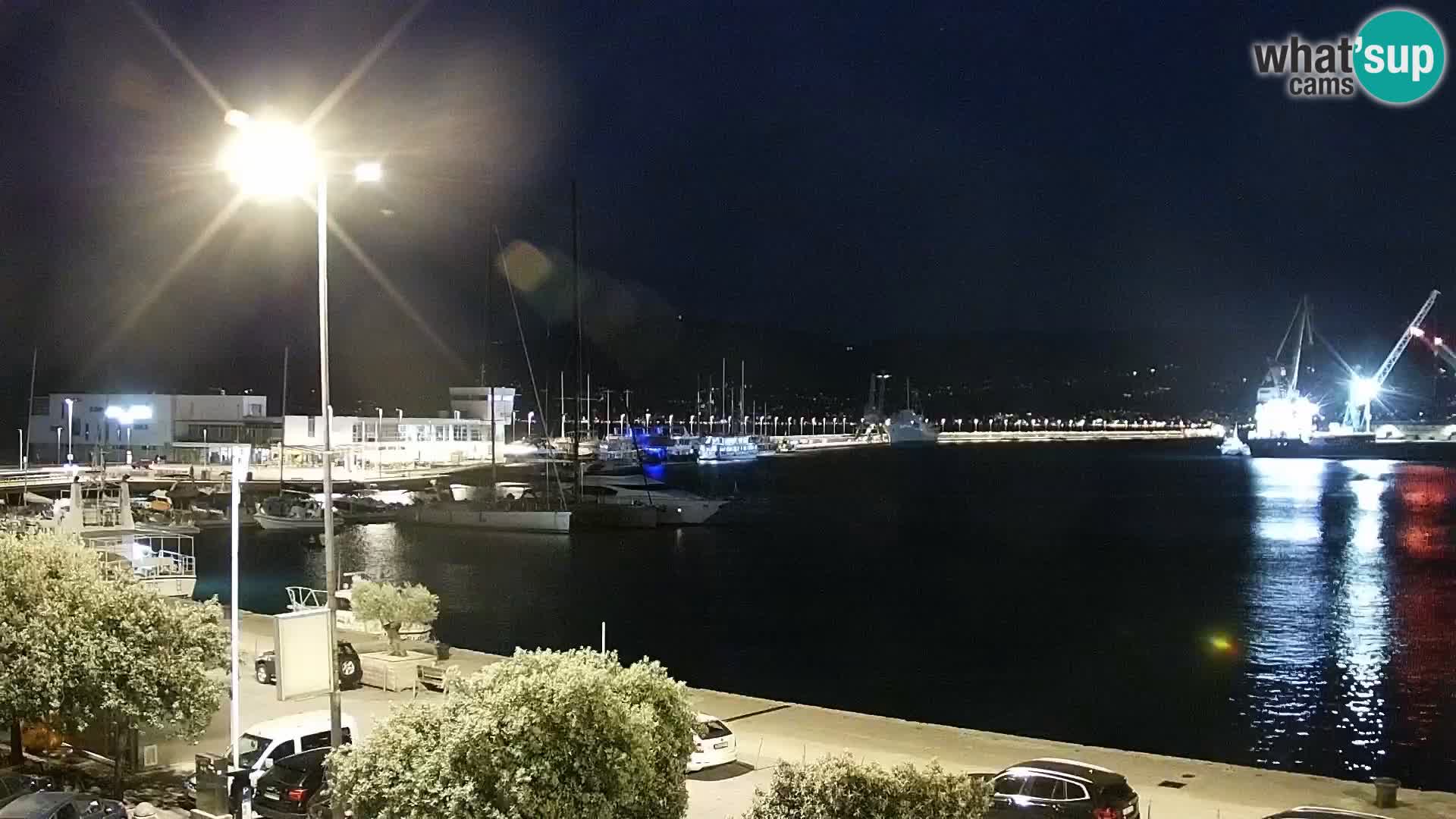 Riva in Marina v Reki – Spletna kamera v živo Hrvaška