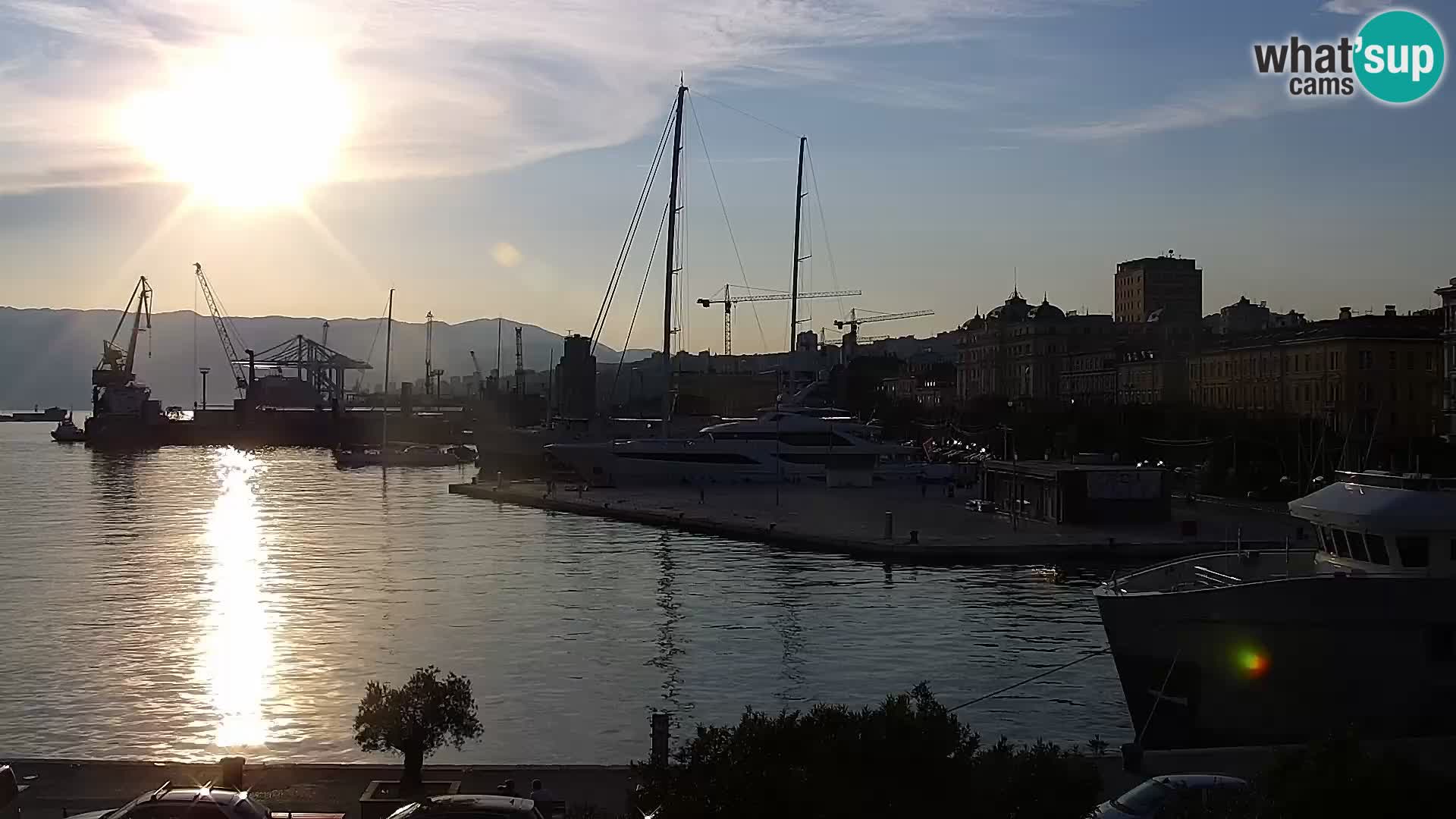 Riva i Marina u Rijeci – Web kamera uživo u Hrvatskoj
