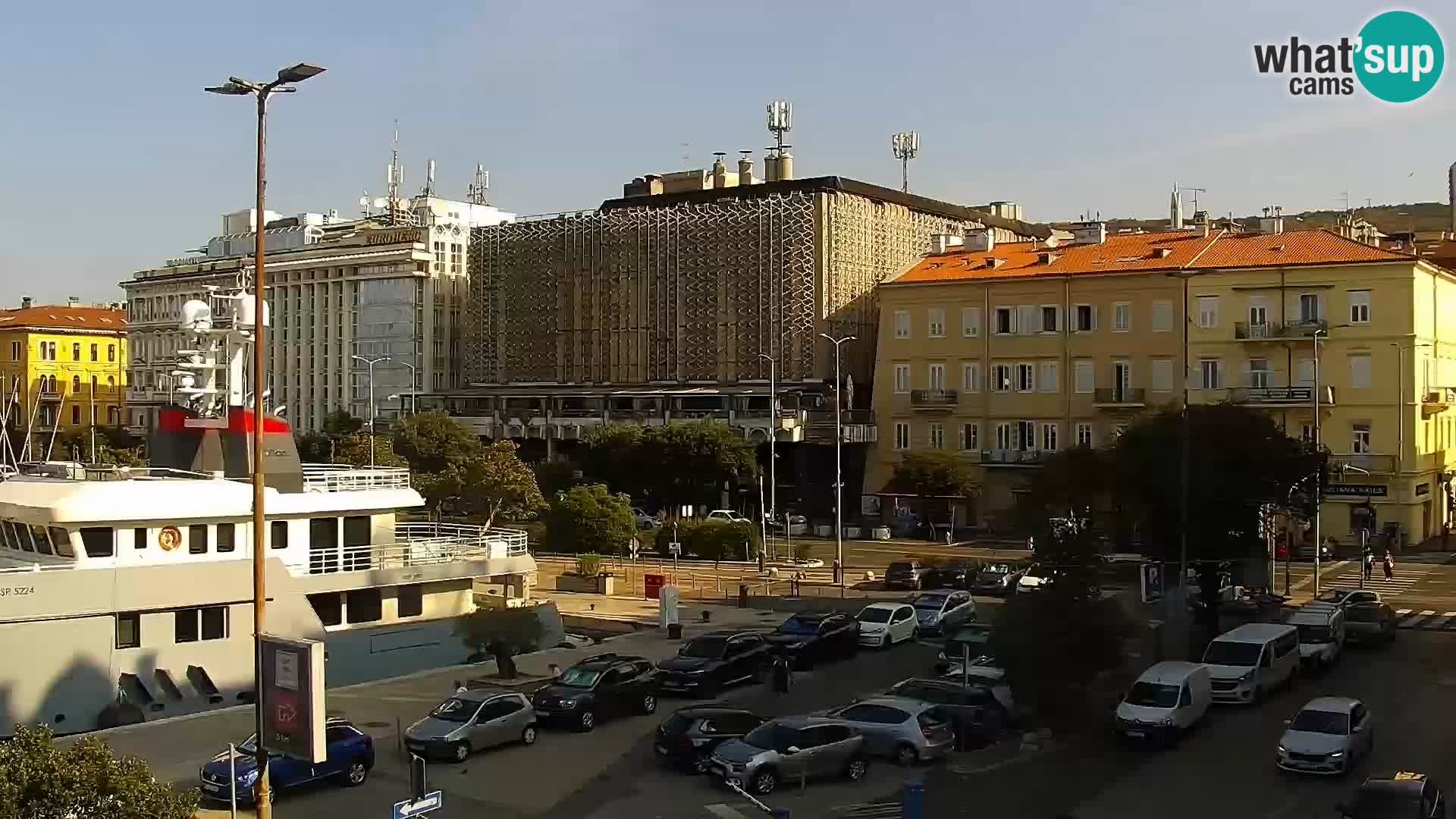 La Riva y Marina en Rijeka – Webcam en vivo Croacia