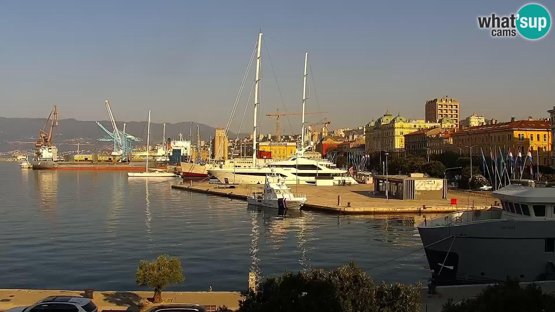 Riva i Marina u Rijeci – Web kamera uživo u Hrvatskoj