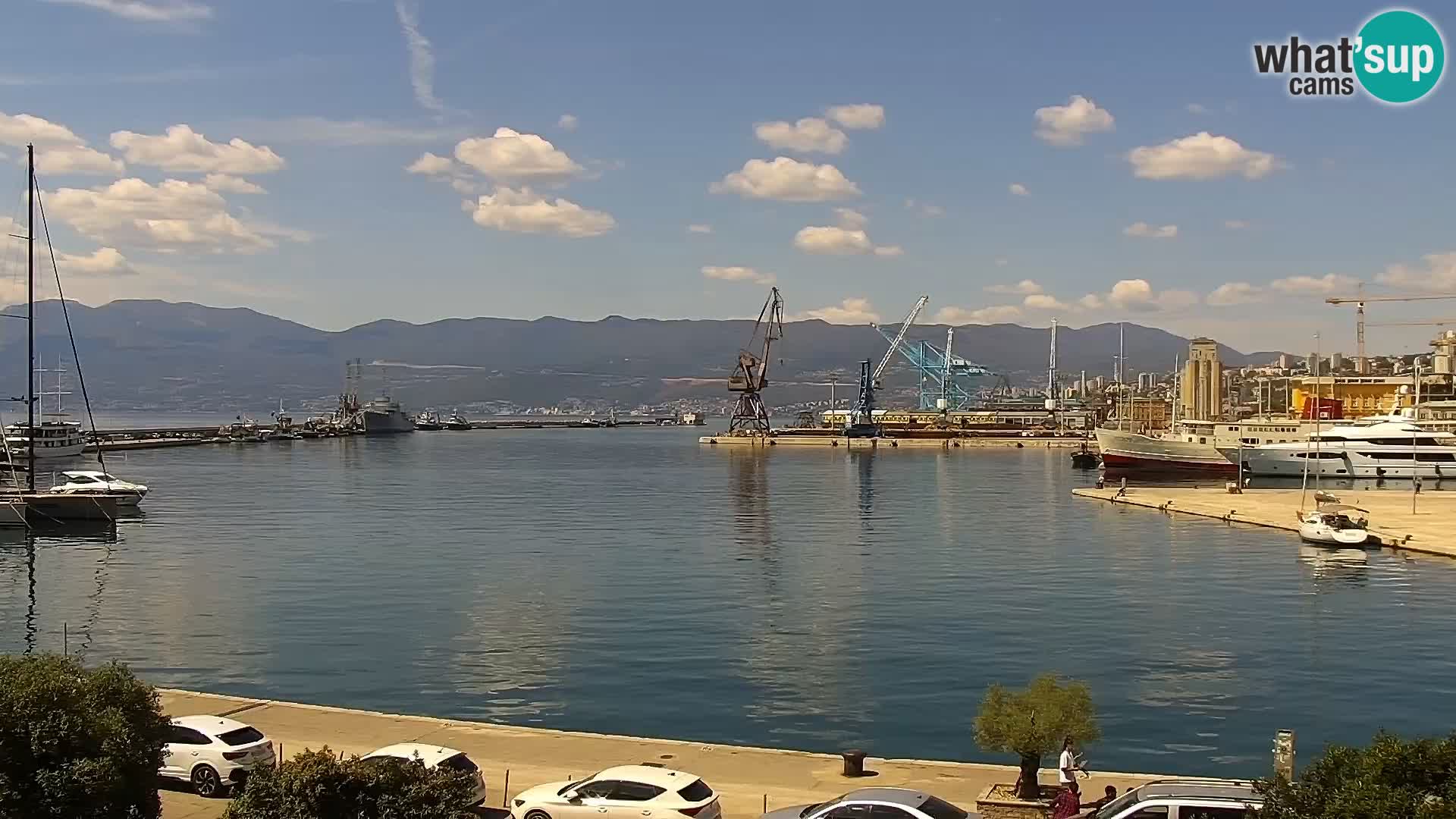Riva in Marina v Reki – Spletna kamera v živo Hrvaška