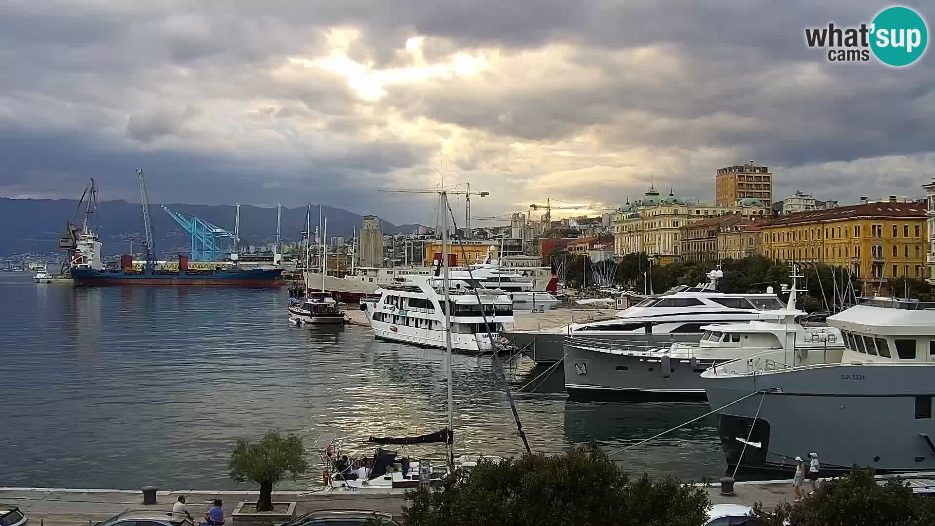La Riva y Marina en Rijeka – Webcam en vivo Croacia